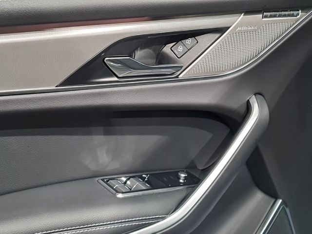 Jaguar F-PACE D300 R-Dynamic SE AWD