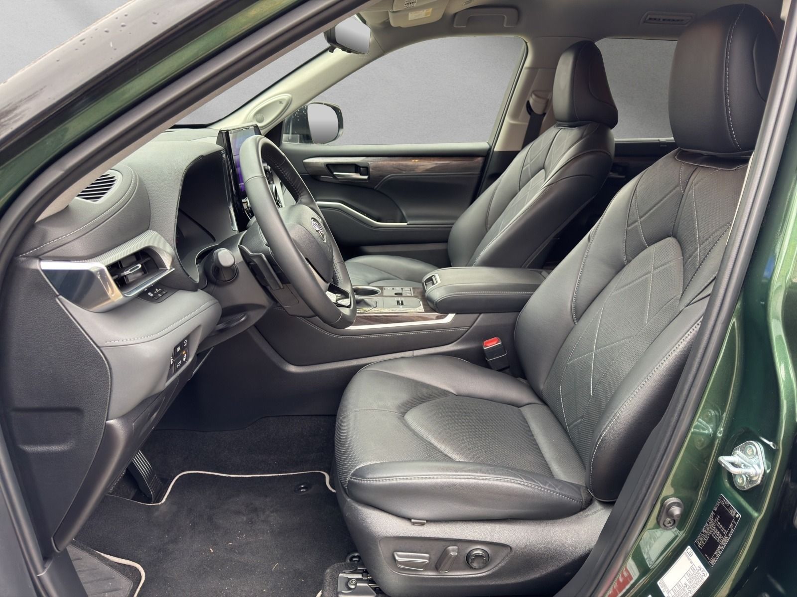 Toyota Highlander Hybrid Luxury 7 SITZER+LEDER+HuD+JBL