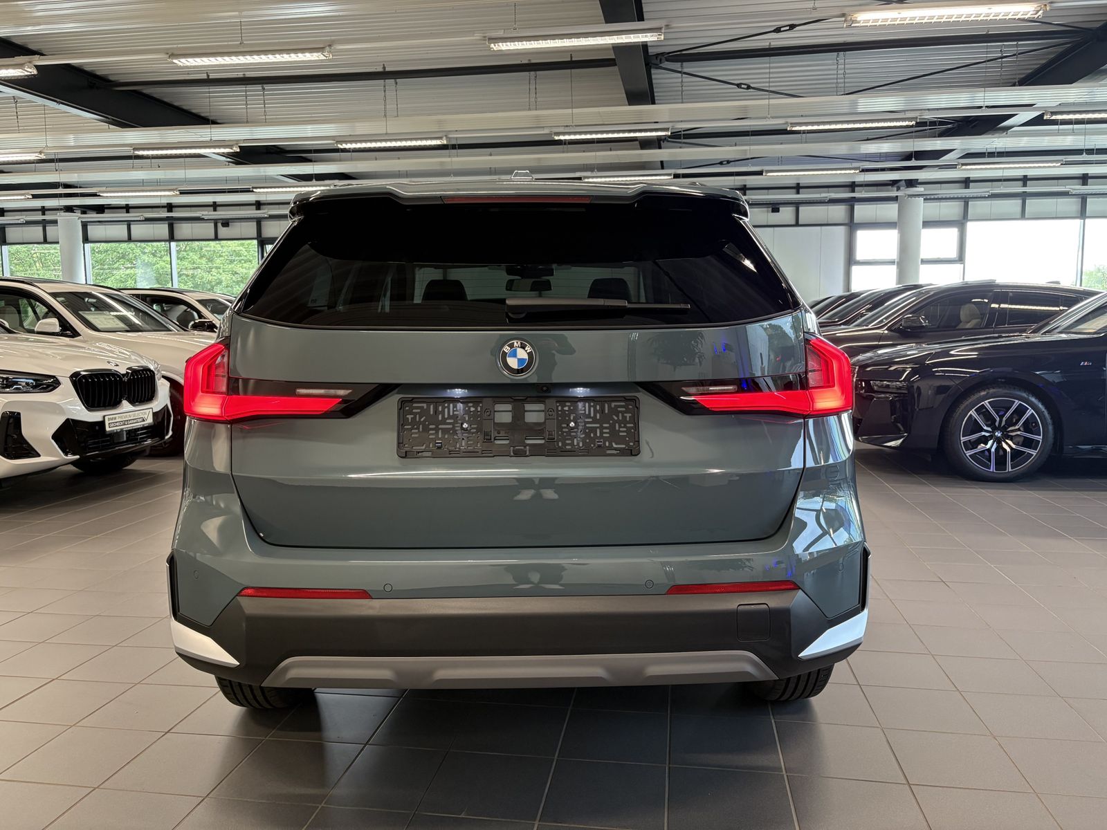 BMW X1 xDrive23d - Samsaru's Car Outlet