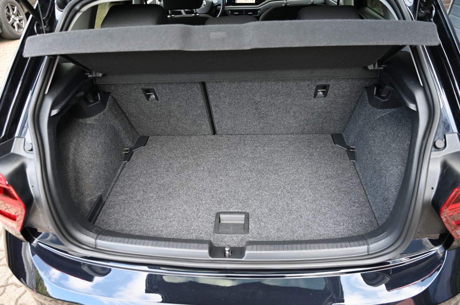 Volkswagen Polo VI 1.0 TSI Comfortline - Samsaru's Car Outlet