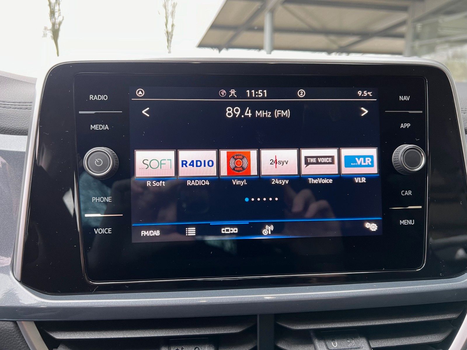 Volkswagen T-Roc Style 2.0TDI DSG - Samsaru's Car Outlet