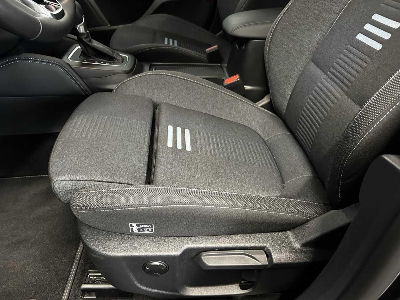 Ford Focus Turnier 1.0 E.B. Hybrid Aut. Active X +AHK
