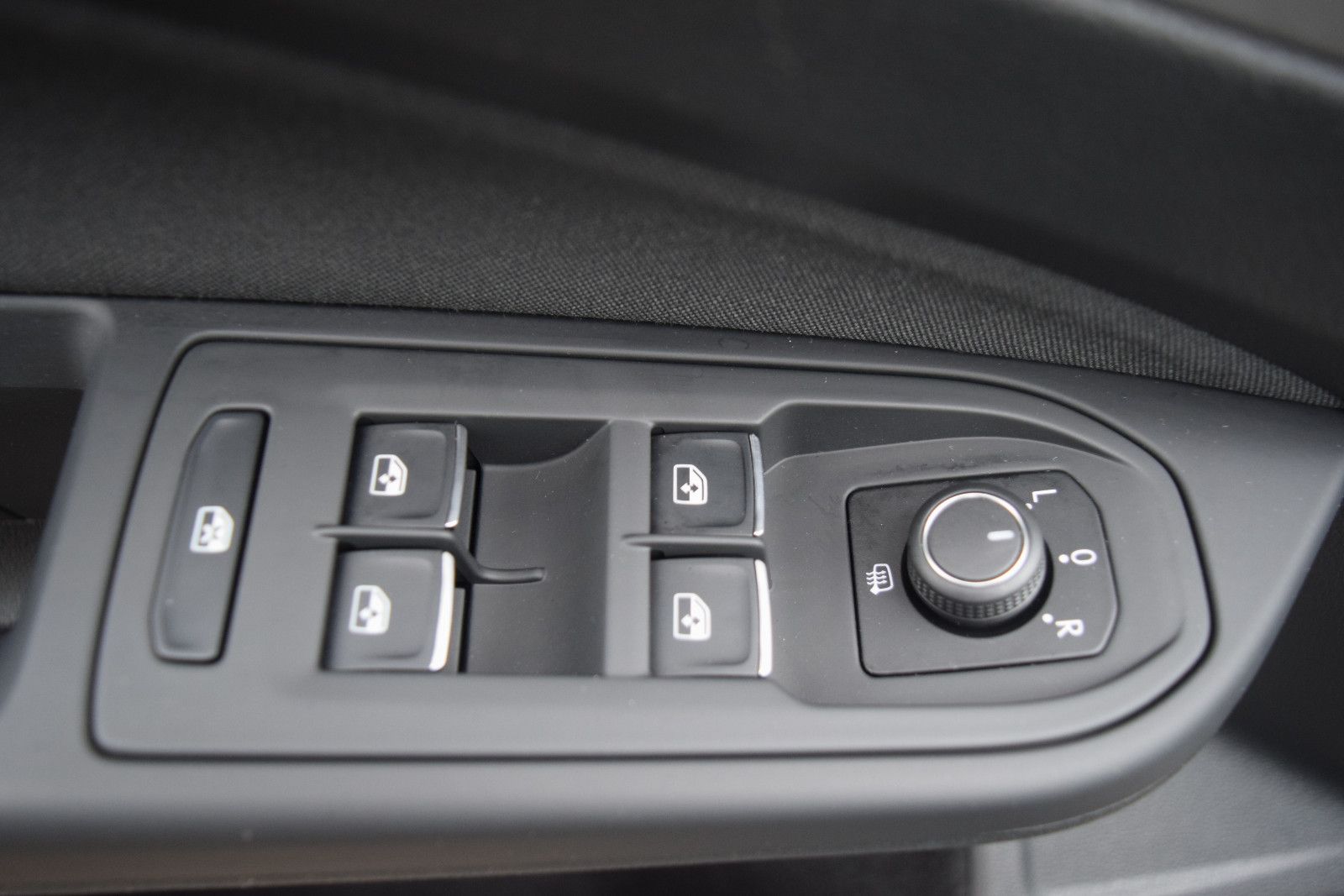 Volkswagen Golf VIII Lim. Life - Samsaru's Car Outlet