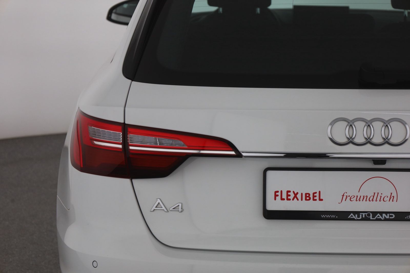 Audi A4 40 TDI Avant S-tronic - Samsaru's Car Outlet
