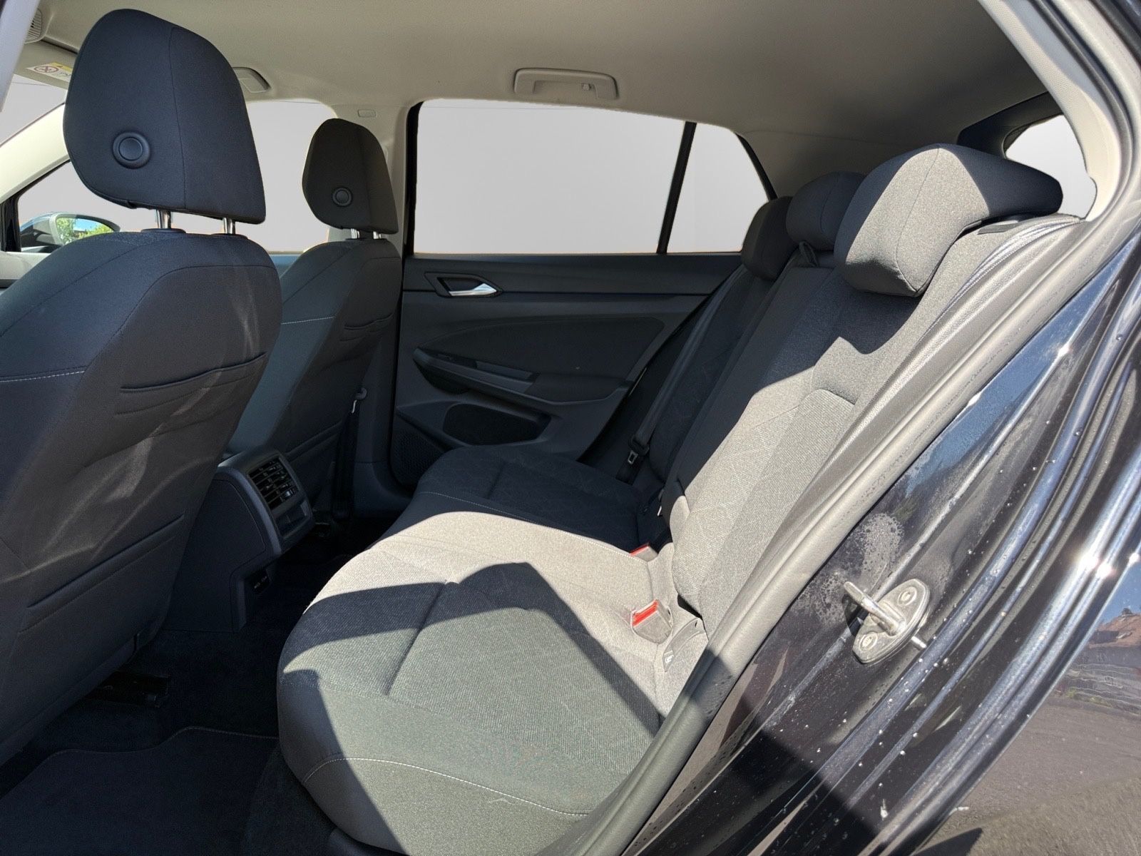 Volkswagen GOLF VIII 2.0 TDI DSG LIFE - Samsaru's Car Outlet