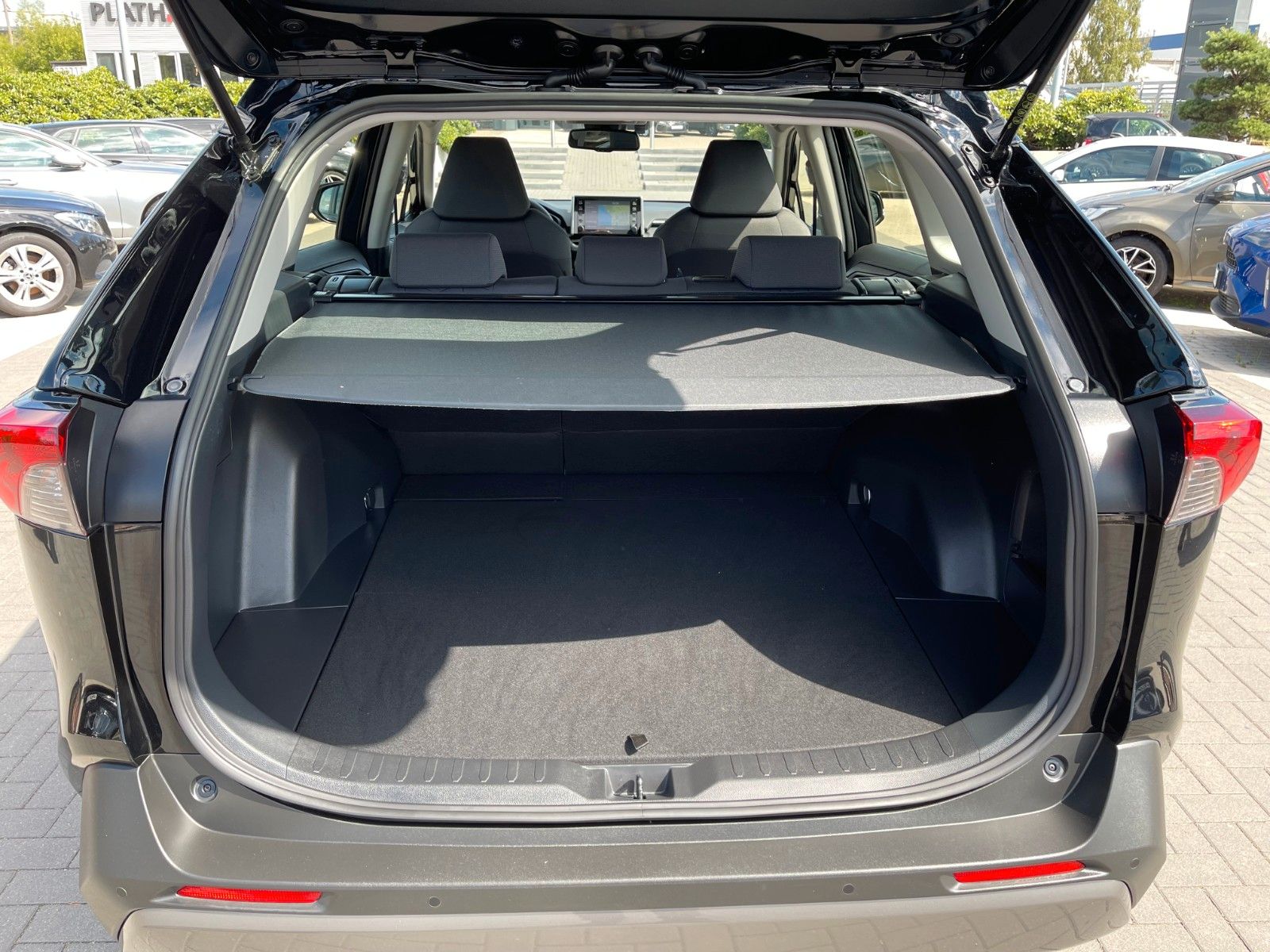 Toyota RAV 4 RAV4 Hybrid 4x2 Business Edition - Samsaru's Car Outlet