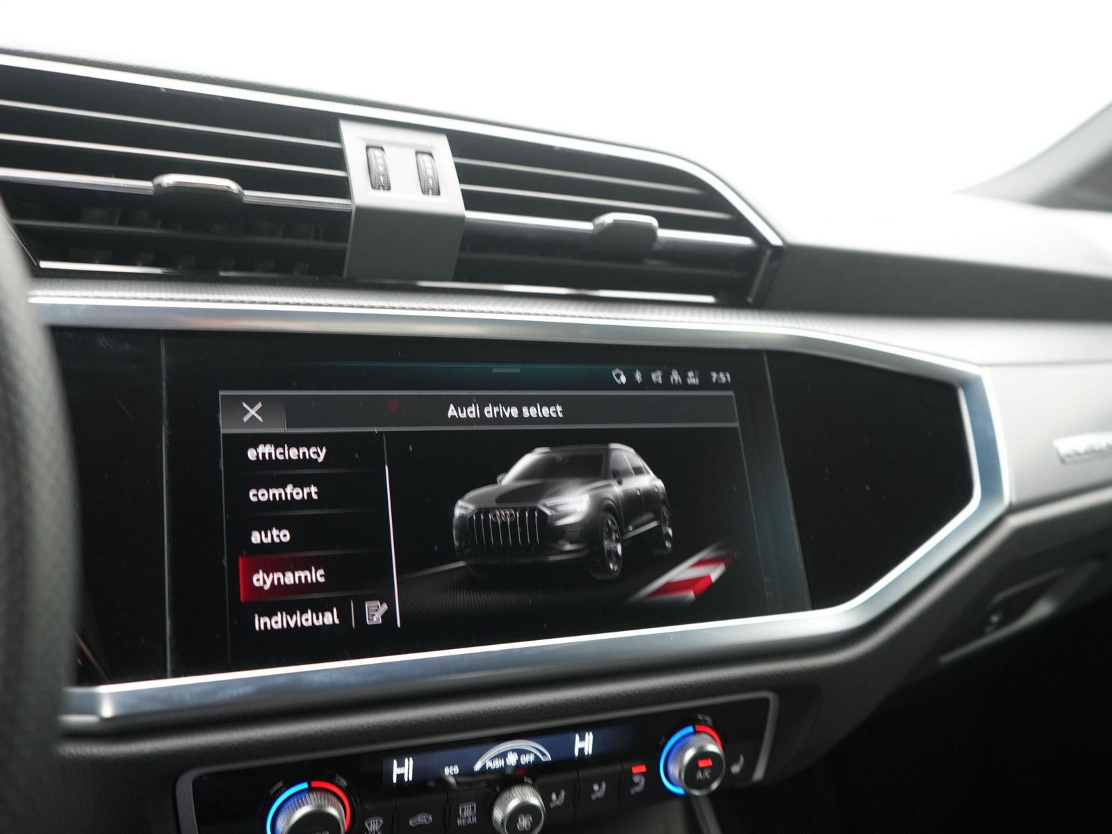 Audi Q3 S line quattro - Samsaru's Car Outlet