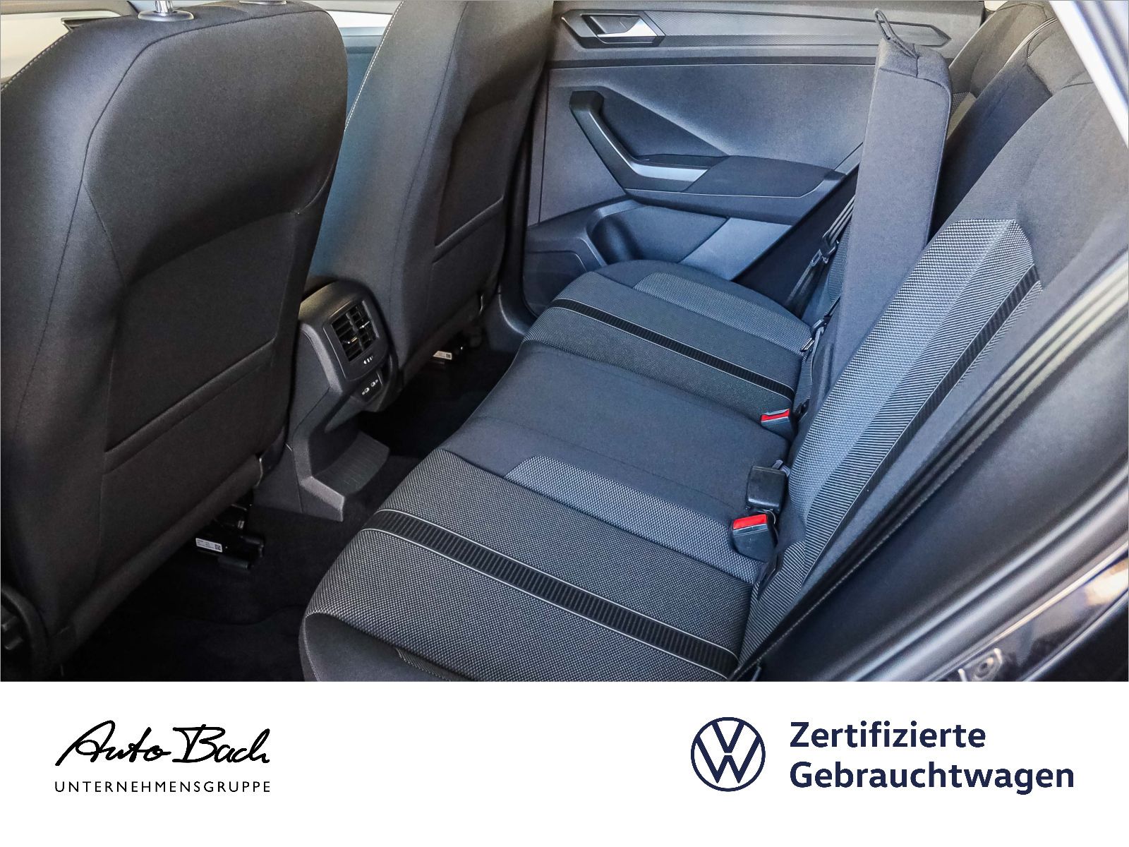 Volkswagen T-Roc 1.5 TSI Life DSG - Samsaru's Car Outlet