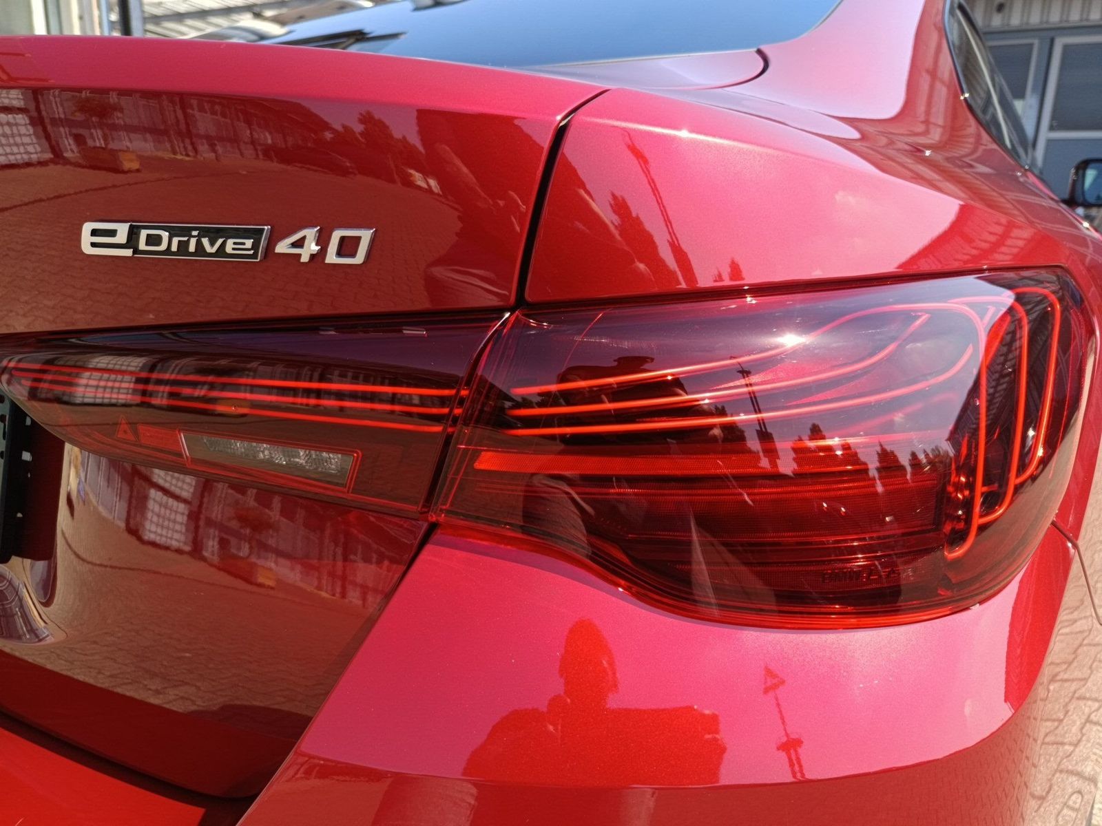 BMW i4 eDrive40 M SPORTPAKET+LIVE COCKPIT PRO+HARMAN
