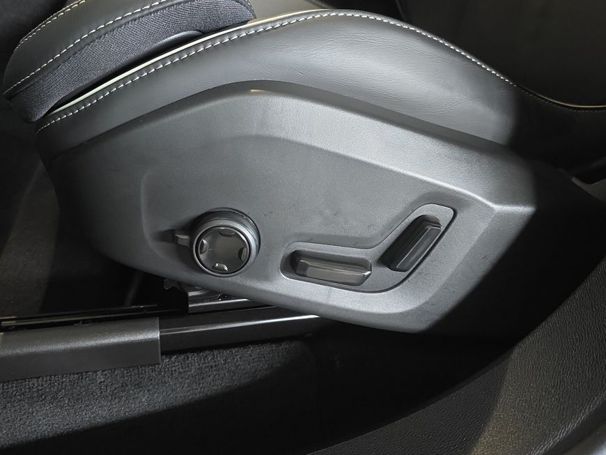 Volvo XC60 B5 B AWD Plus Dark