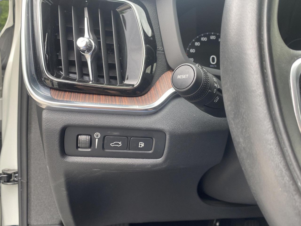 Volvo V60 Plus Bright Recharge Plug-In Hybrid AWD Navi