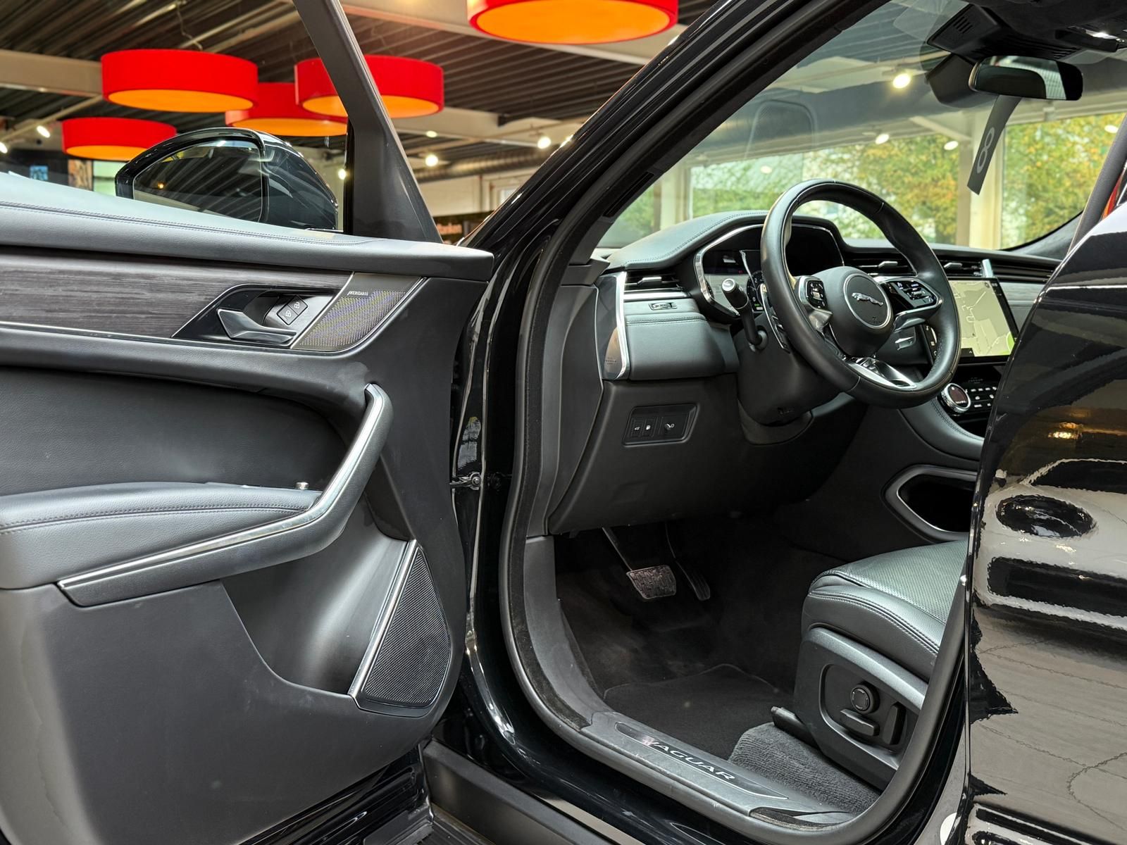 Jaguar F-Pace P400e S AWD Plug-In Hybrid*Pano*ACC*LED*