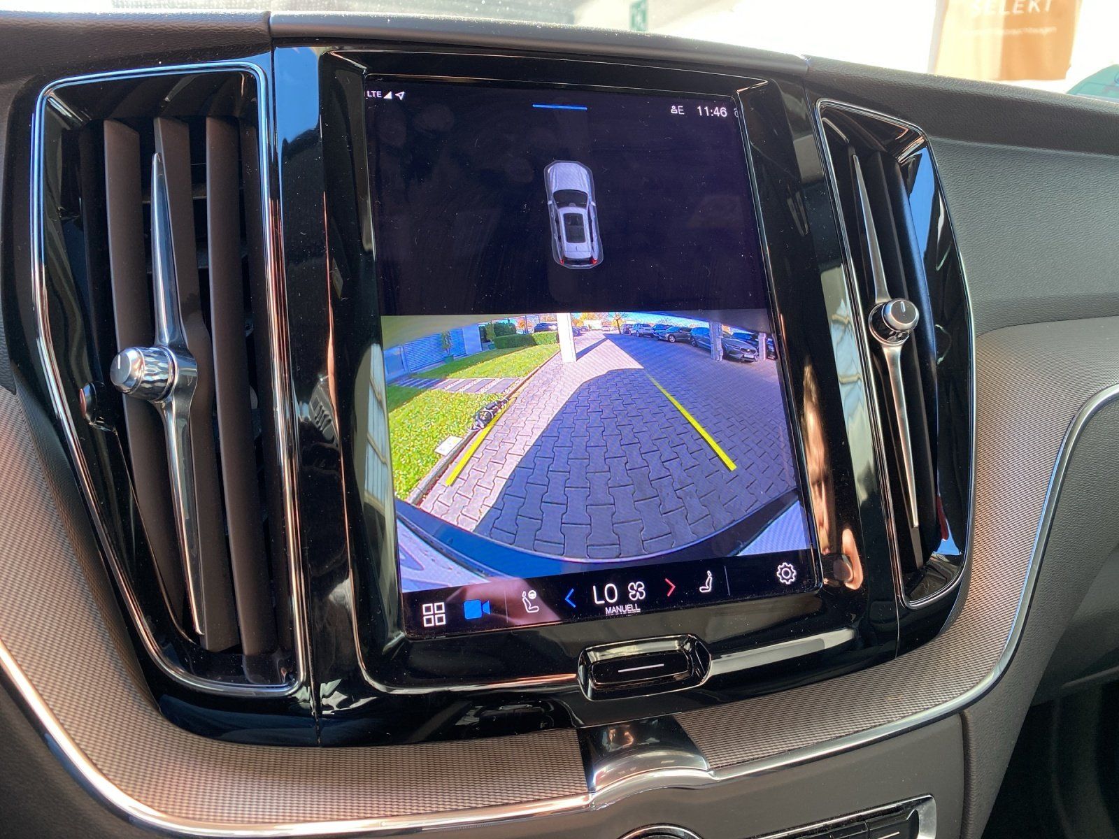 Volvo XC60 R-Design Recharge AHK,Kamera,DAB,Navi