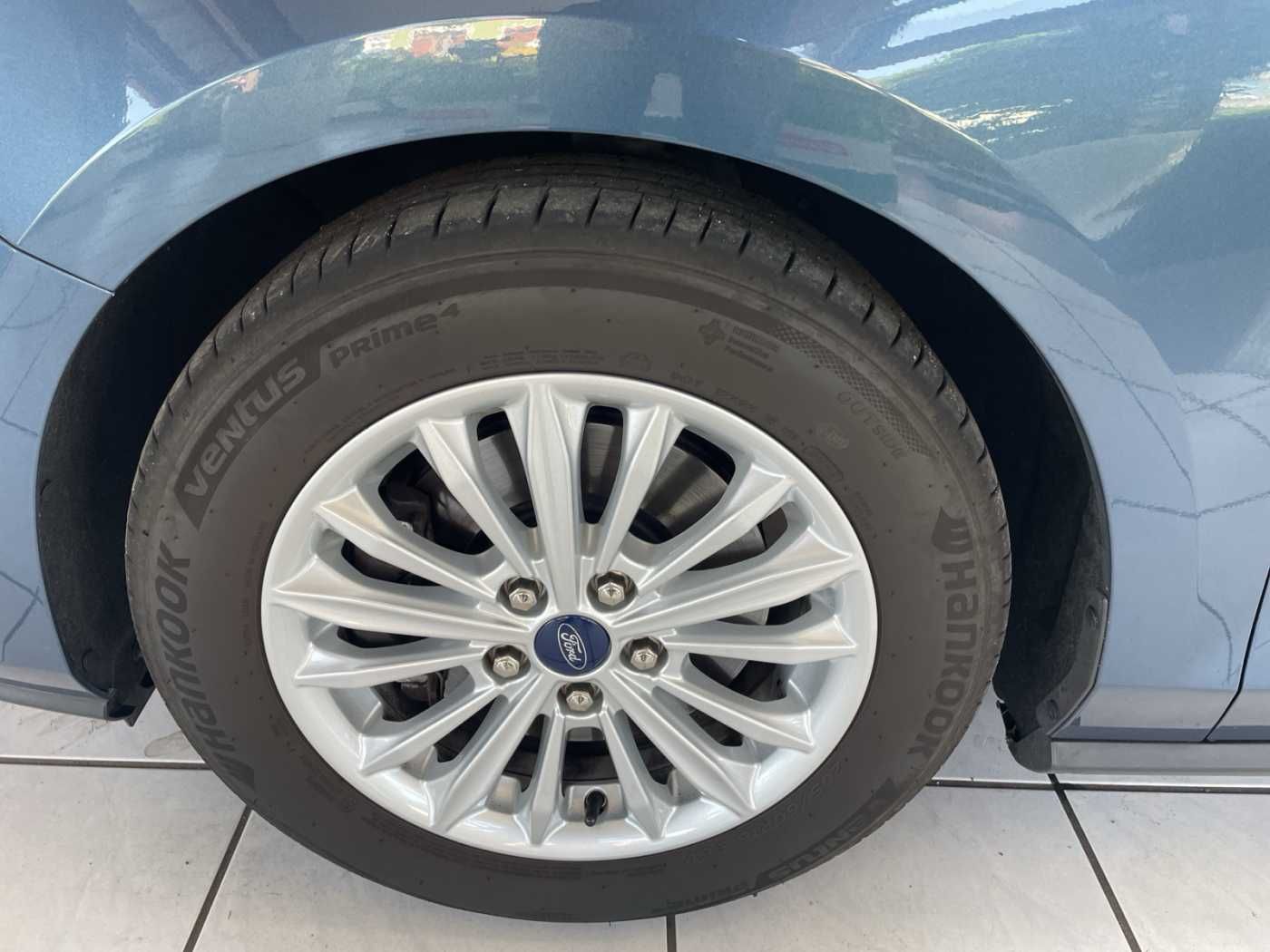 Ford Focus Turnier Aut. TITANIUM X - Samsaru's Car Outlet