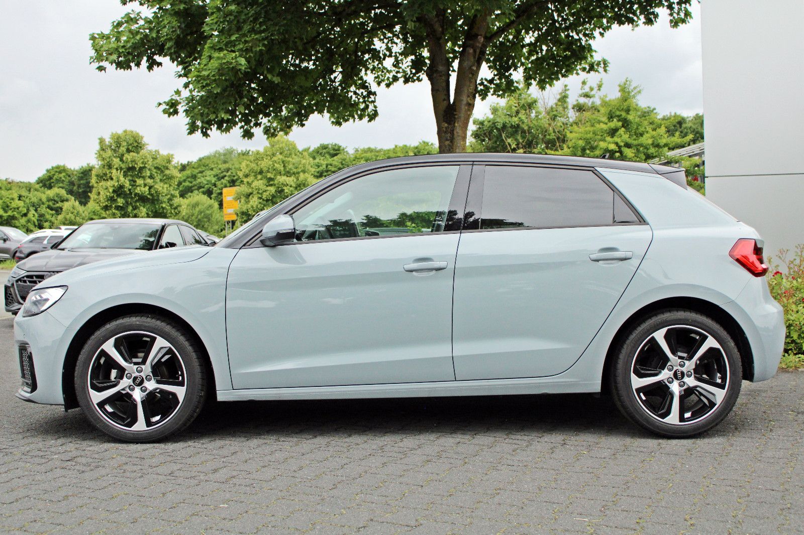 Audi A1 Sportback 25TFSI S-tronic BLACK - Samsaru's Car Outlet