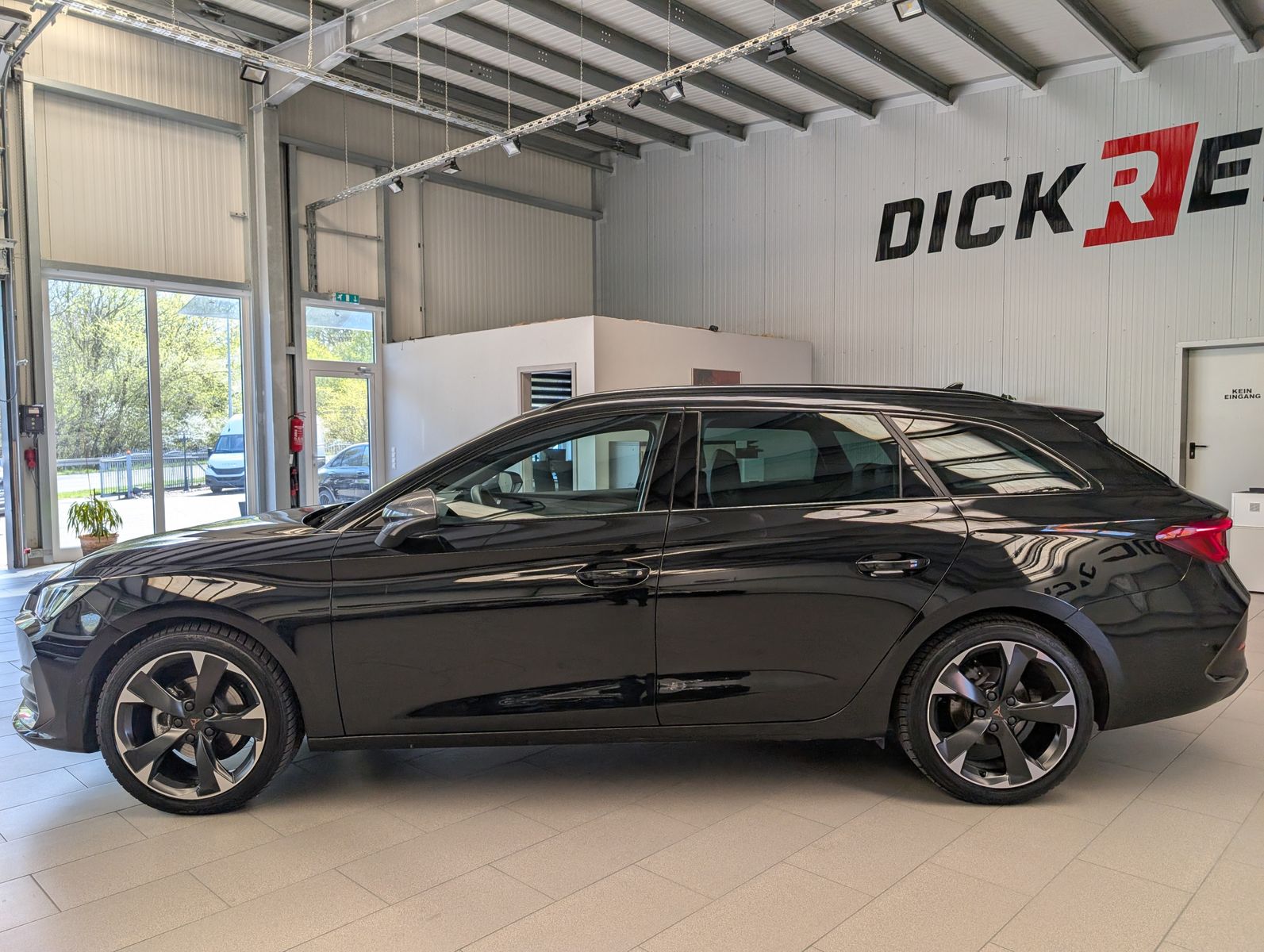 Cupra Leon 1.5eTSI DSG Matrix - Samsaru's Car Outlet