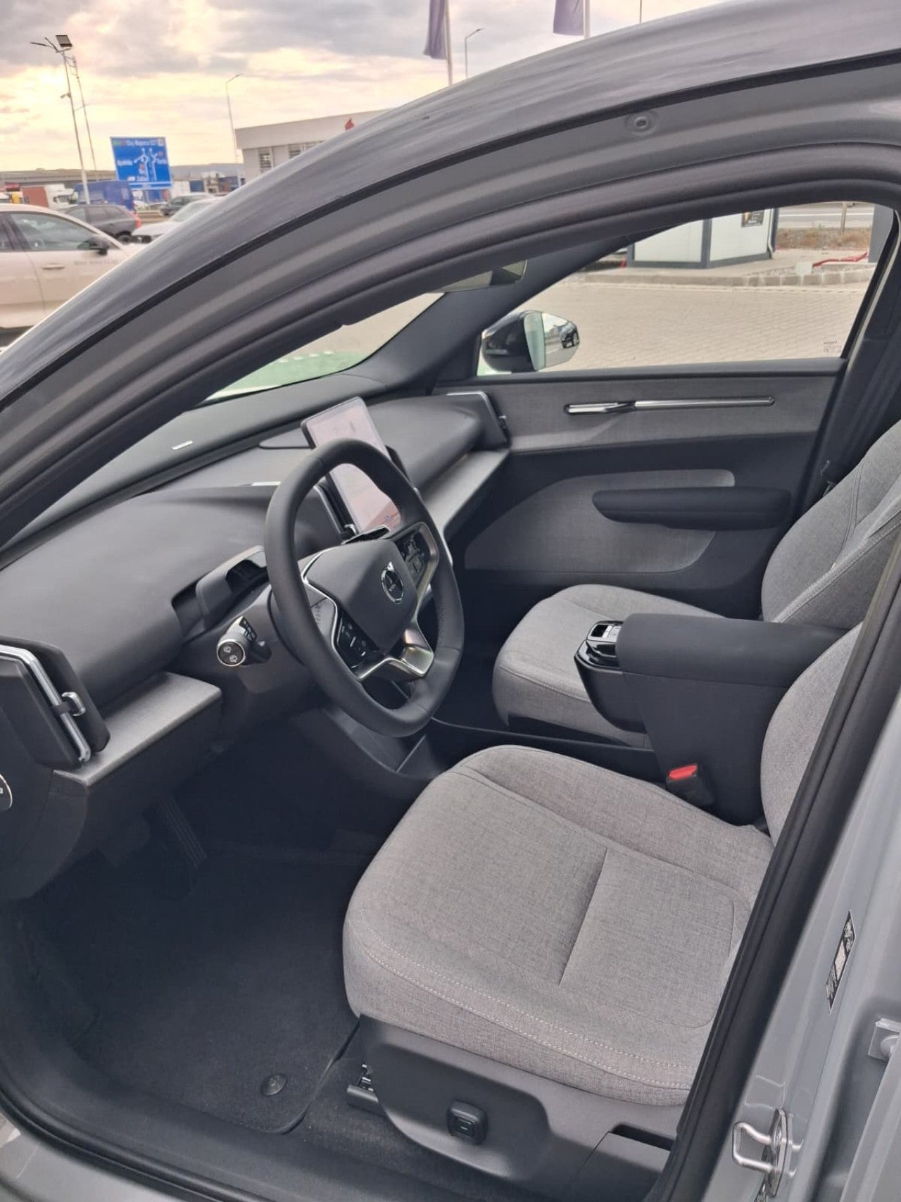 Volvo EX30 Ultra P8