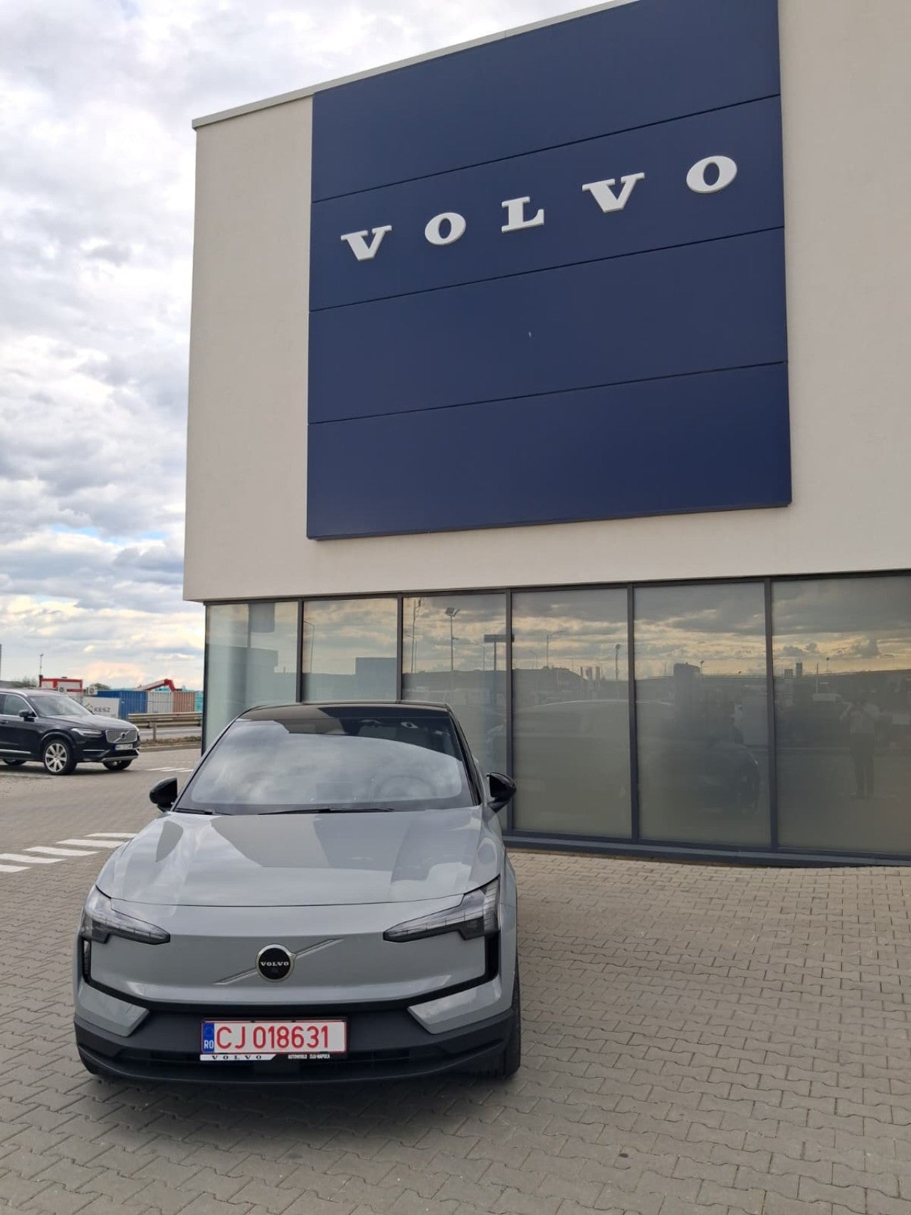 Volvo EX30 Ultra P8