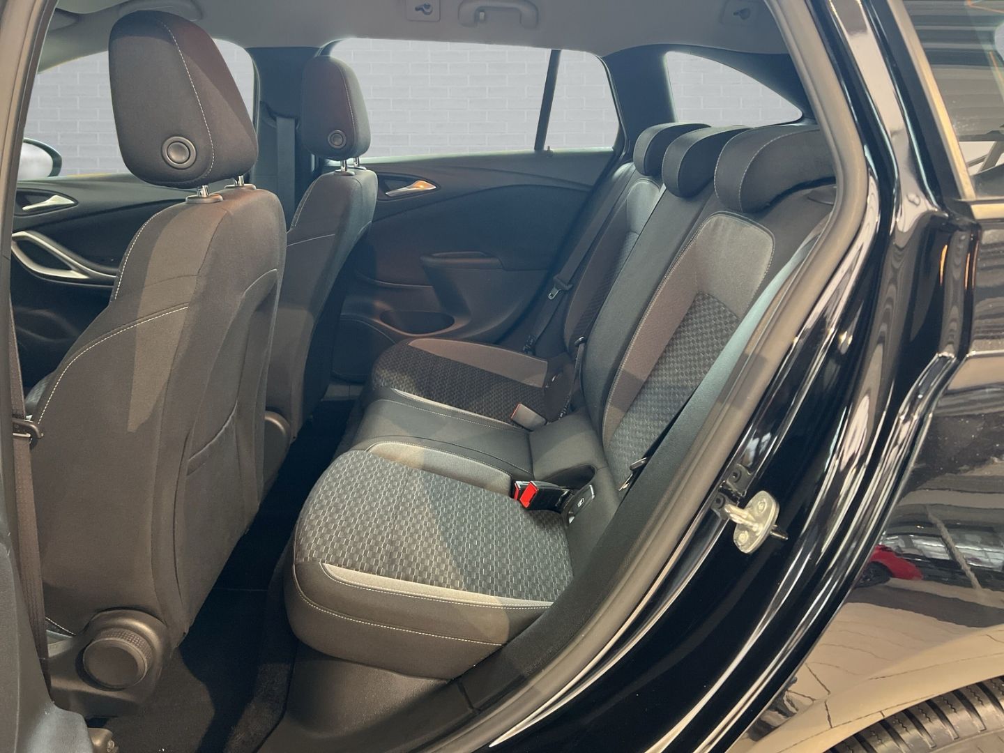 Opel Astra ST Business Edition 1.5CDTi - Samsaru's Car Outlet