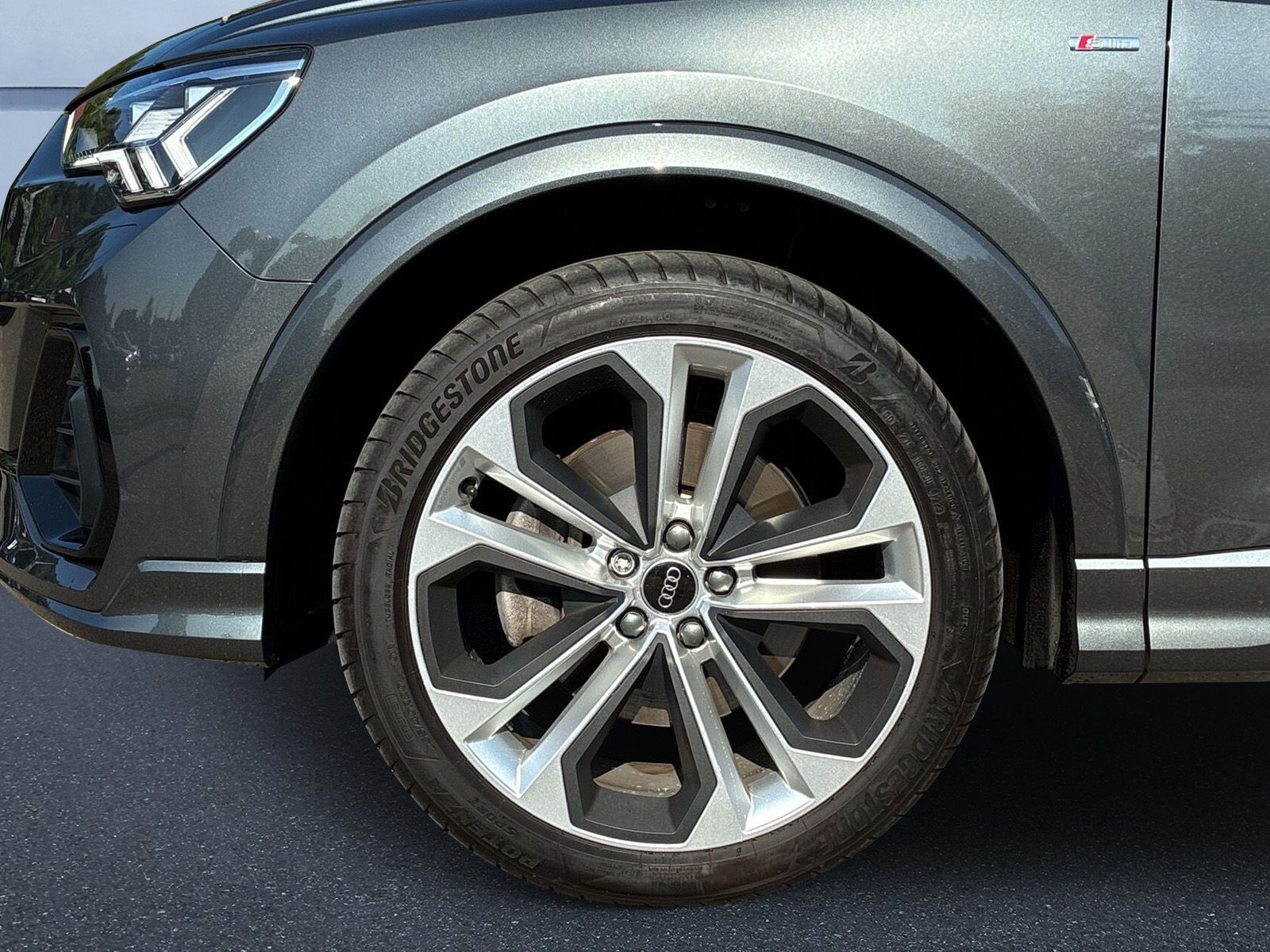 Audi Q3 40 TFSI quattro S line - Samsaru's Car Outlet