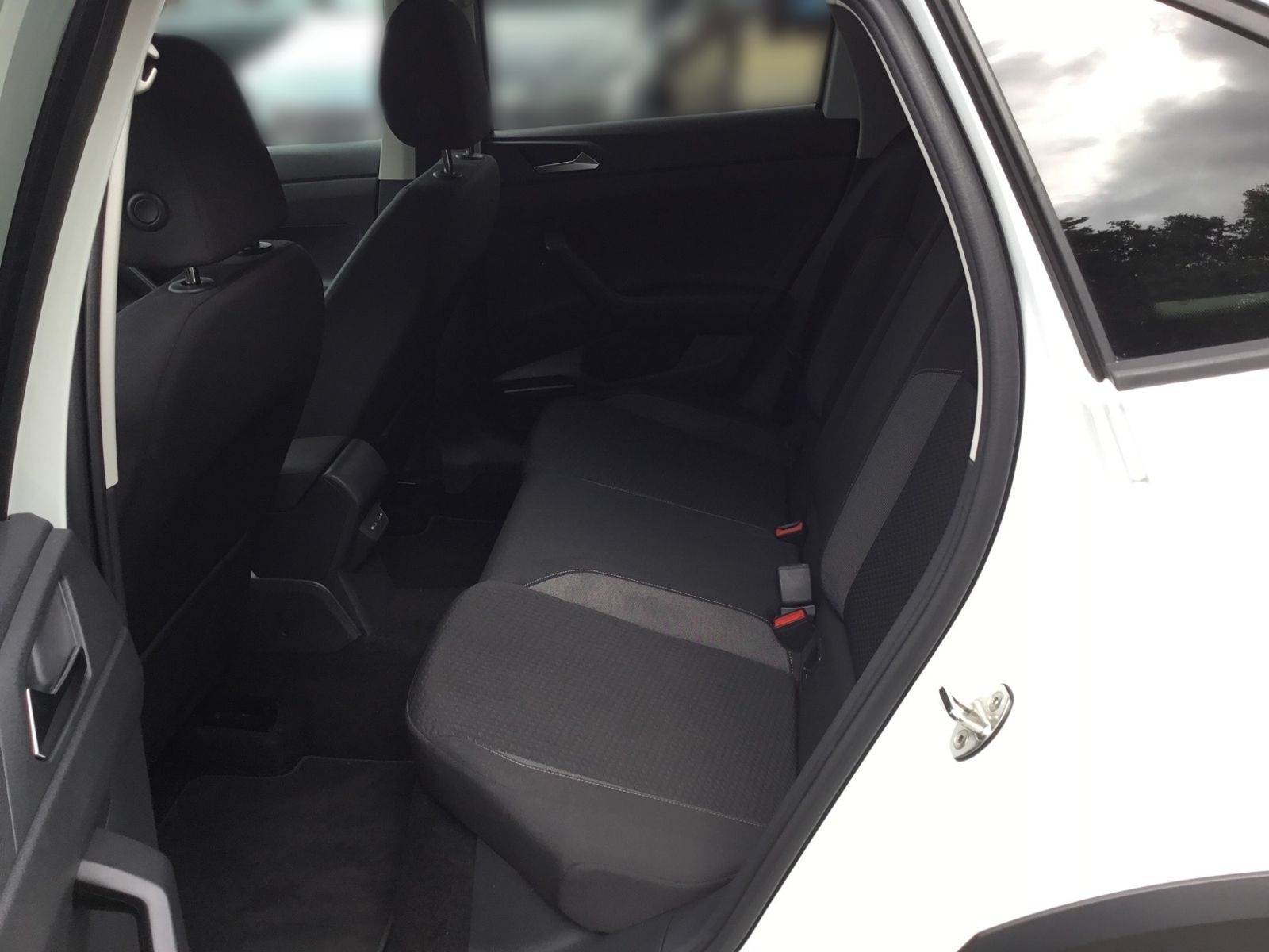 Volkswagen Taigo 1.0 TSI LIFE - Samsaru's Car Outlet