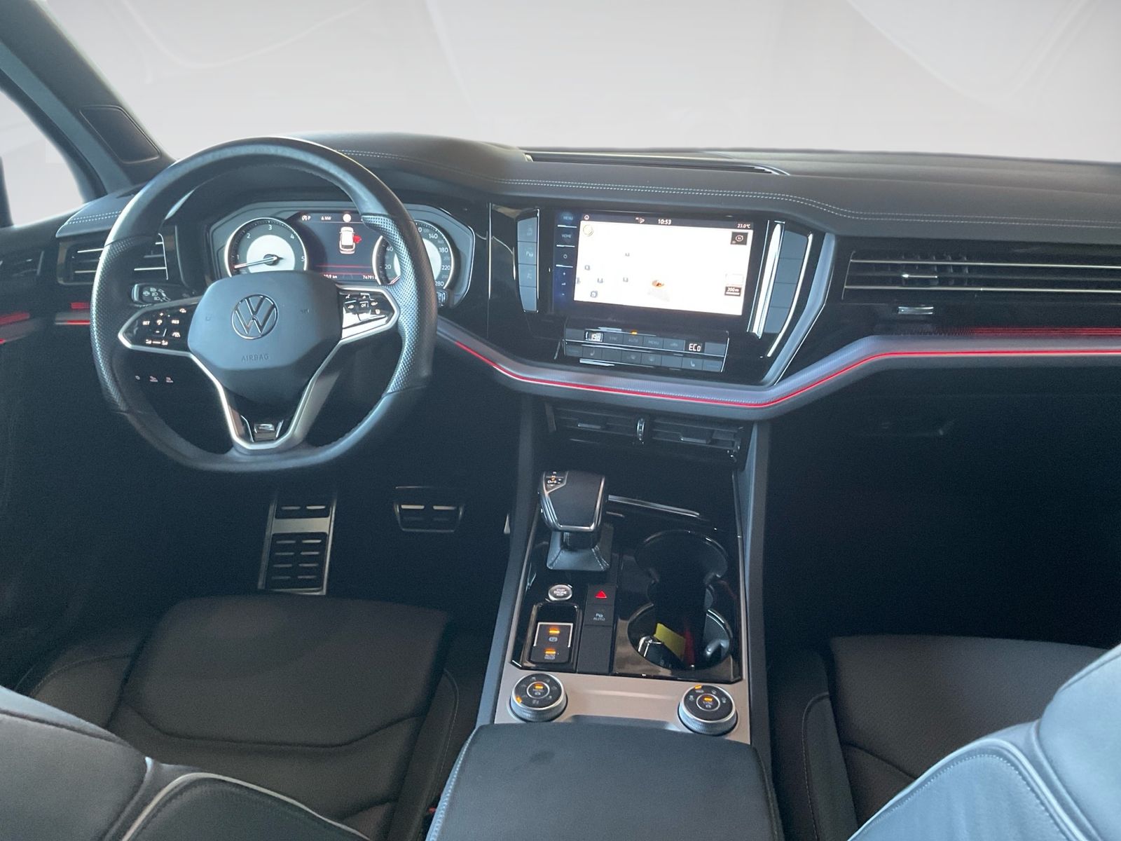 Volkswagen Touareg R-LINE 4M 3.0TDI - Samsaru's Car Outlet