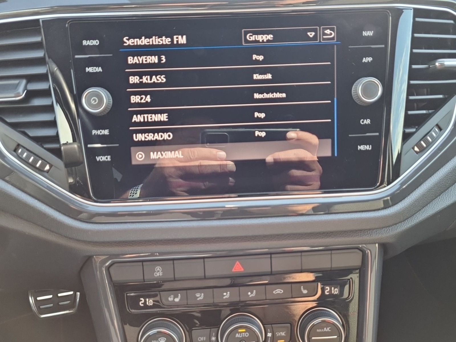 Volkswagen T-Roc 2.0 TDI Sport 4Motion - Samsaru's Car Outlet