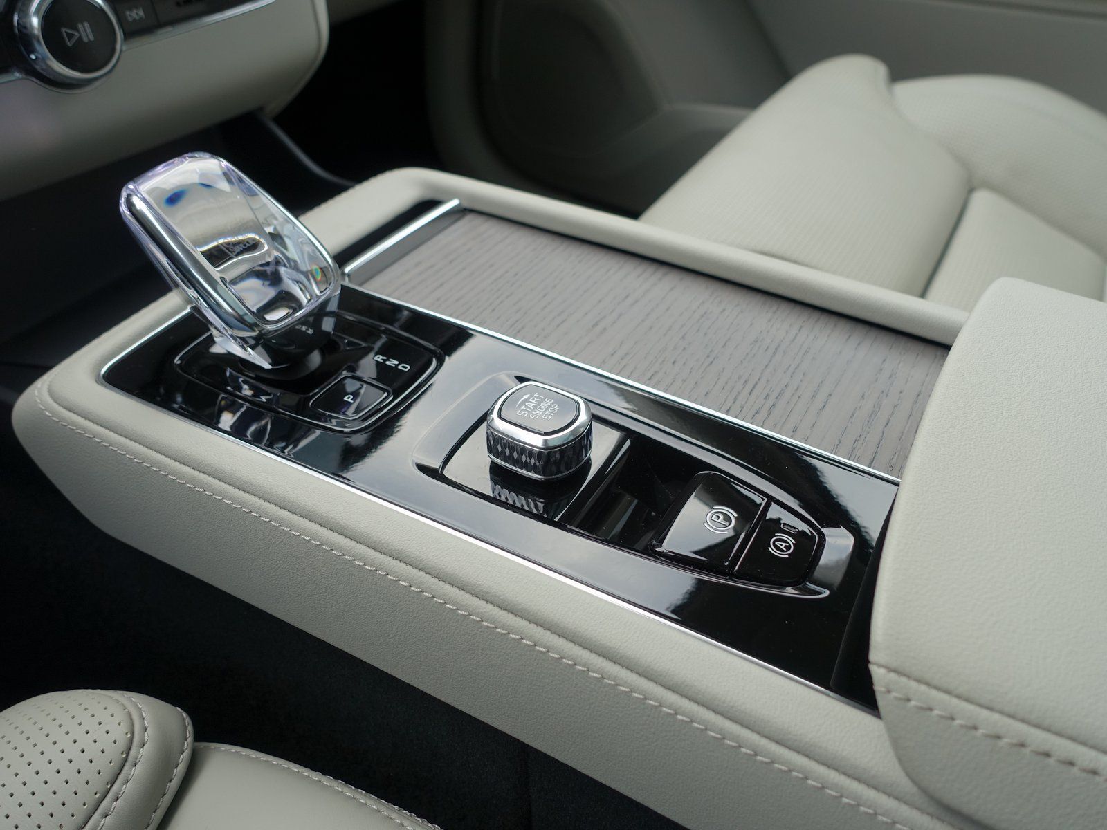 Volvo XC90 Ultra T8 AWD/B&W/FourC/AHK/Pano/360°/HeadUP