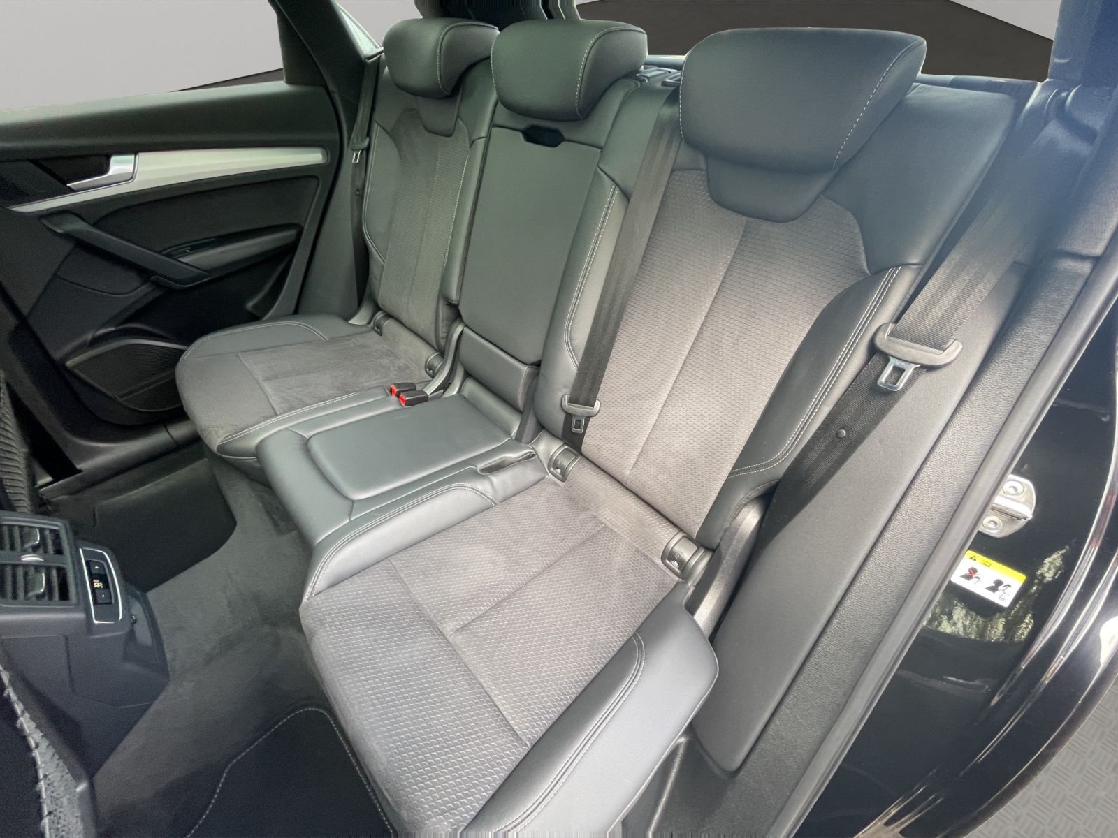 Audi Q5 40 TDI qu S line Matrix B&O Pano HuD AHK 360