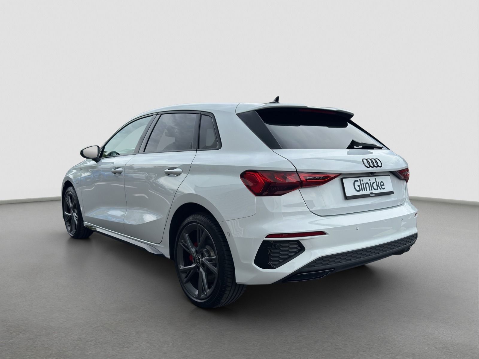 Audi A3 Sportback 45 TFSI e S line - Samsaru's Car Outlet