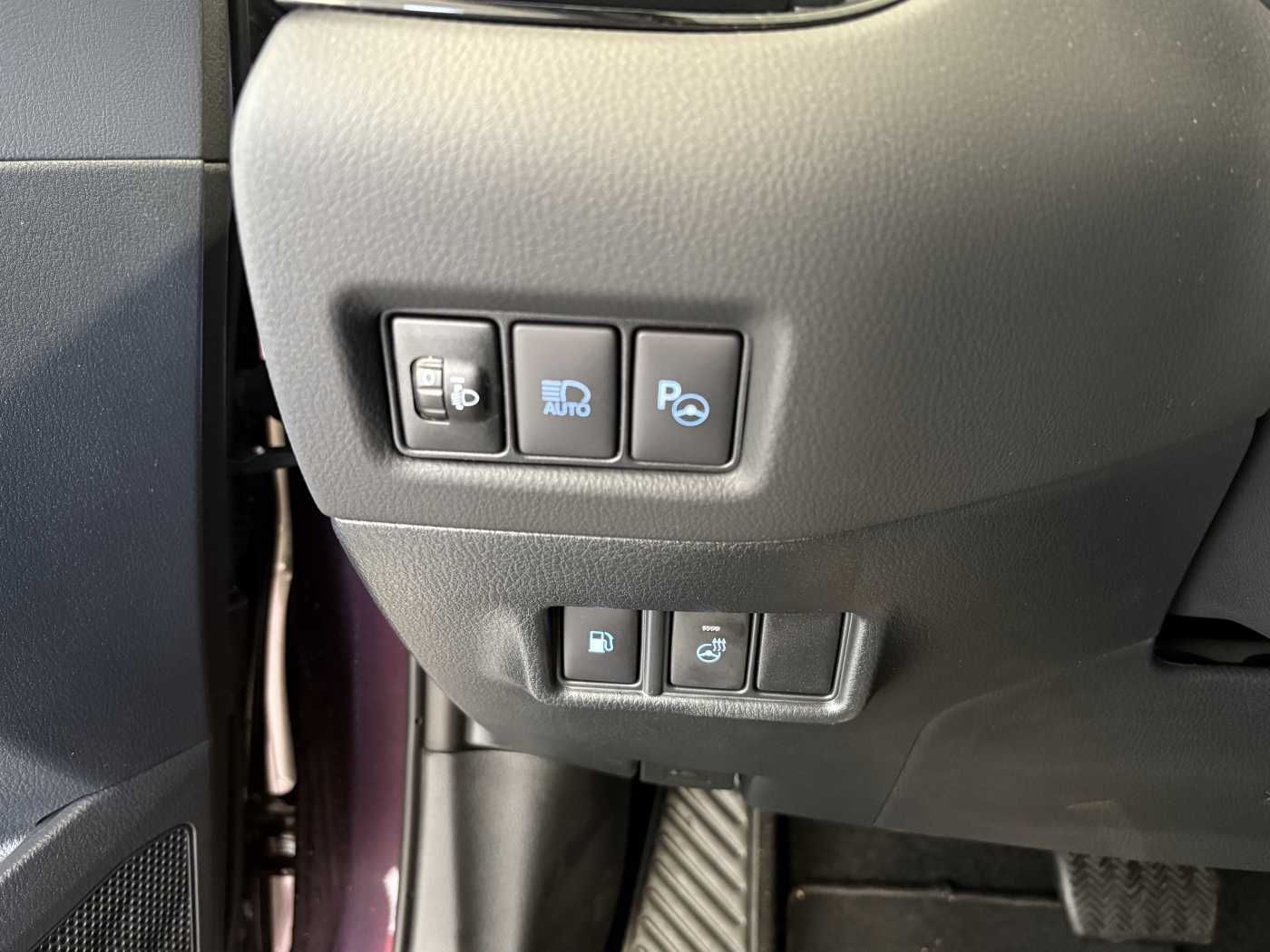 Toyota C-HR Hybrid - Samsaru's Car Outlet