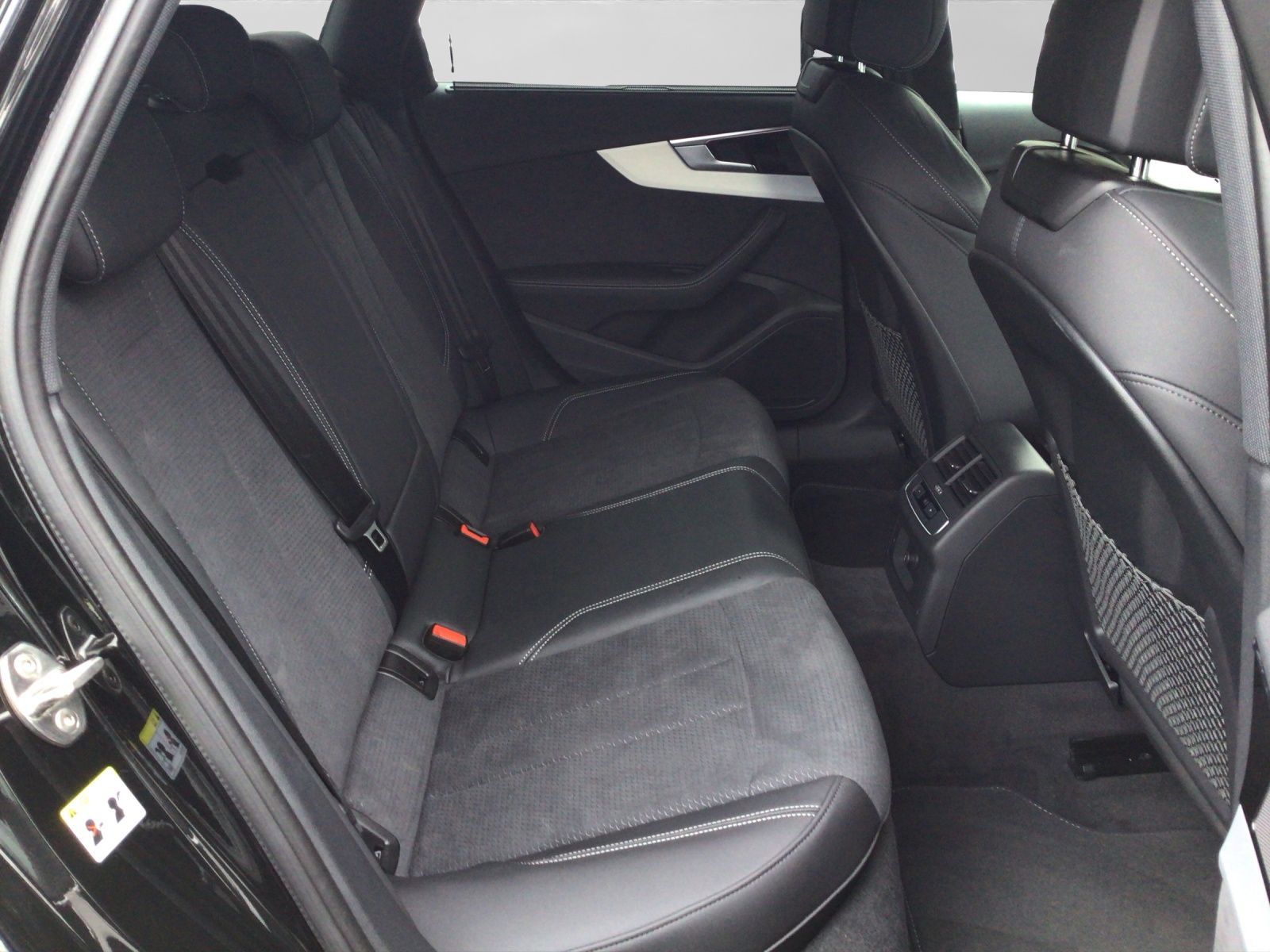 Audi A4 Avant 40 TFSI Q 2x S LINE LM19 AHK MATRIX-LED