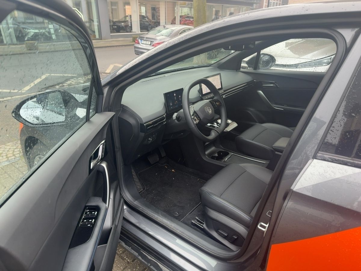 MG 4 Luxury 64 kWh / Navi / Kamera