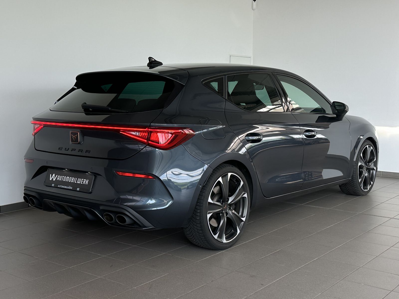 Cupra Leon VZ 2.0 TSI - Samsaru's Car Outlet