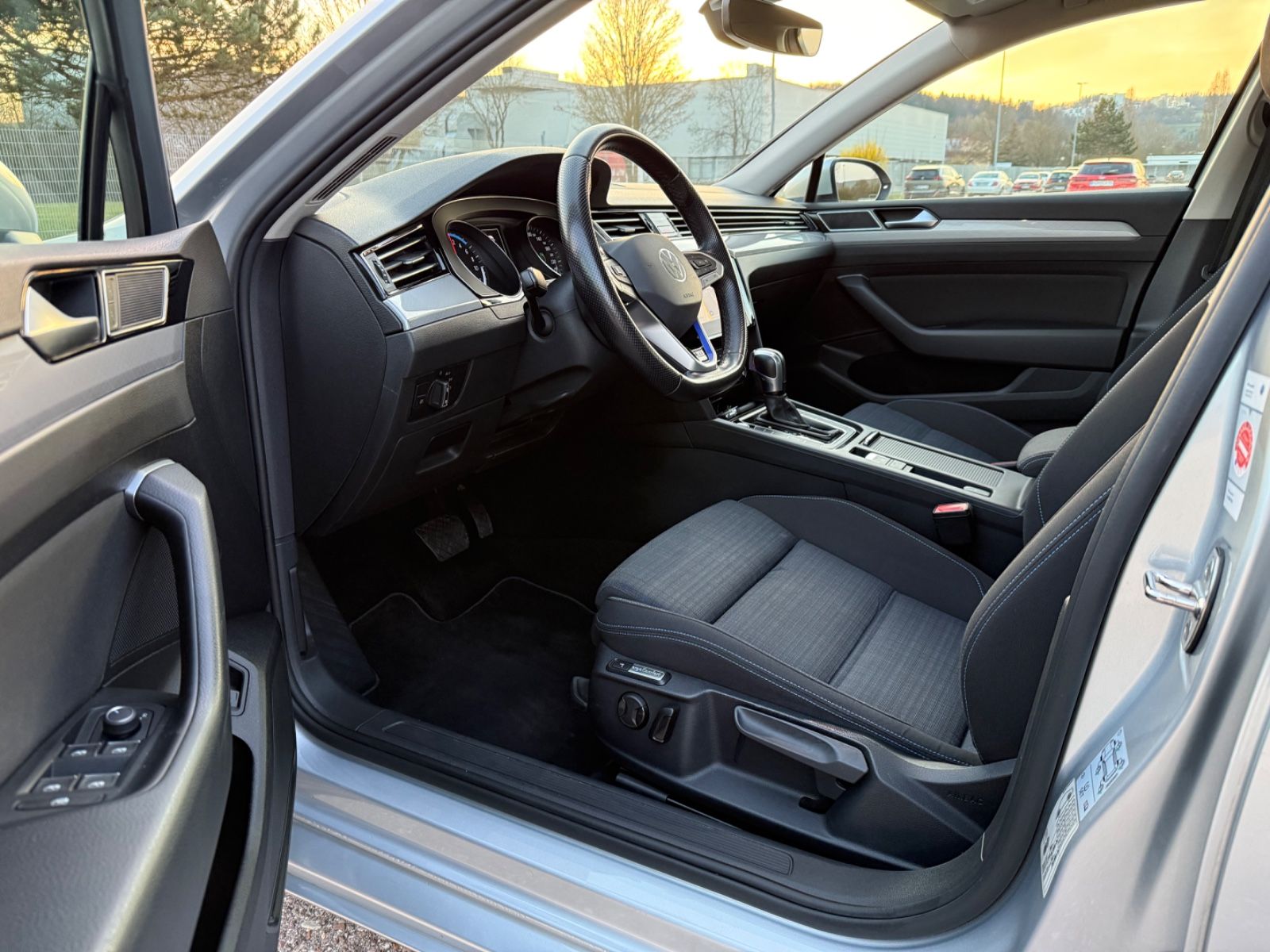 Volkswagen Passat Variant GTE Business - Samsaru's Car Outlet
