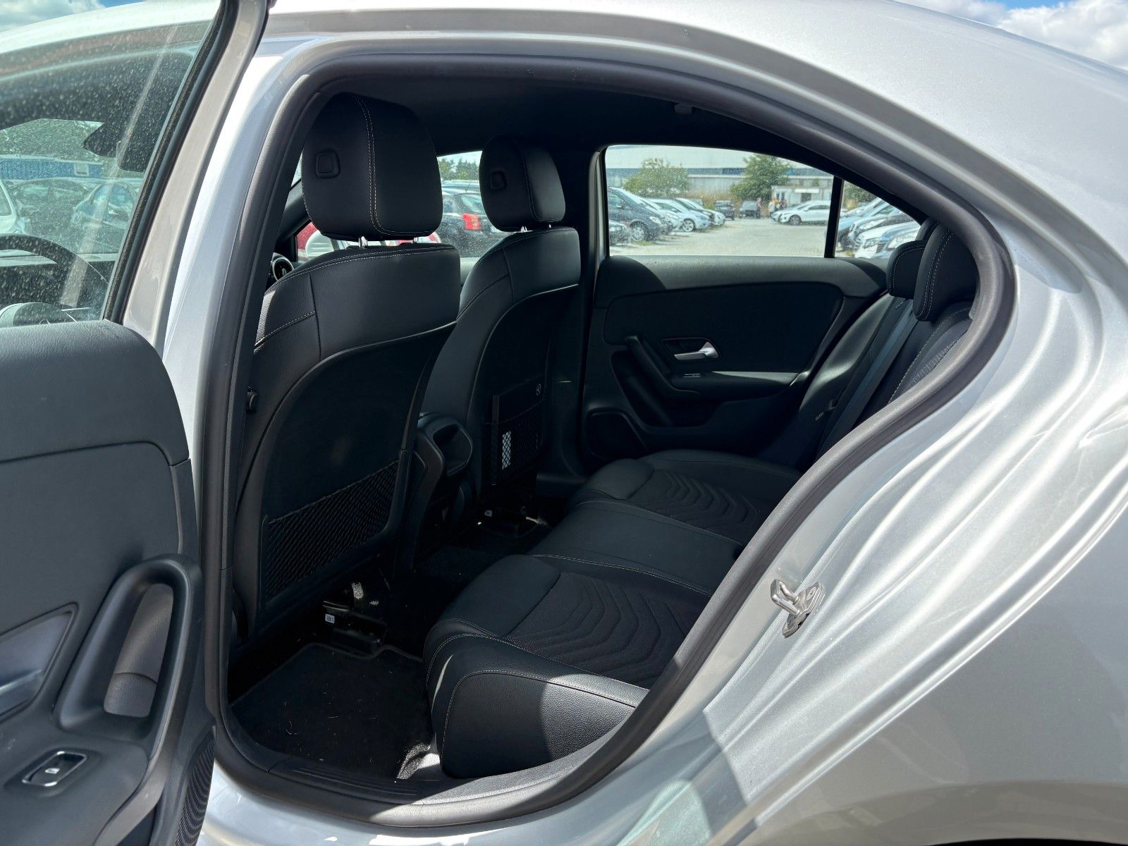 Mercedes-Benz A 180d Business - Samsaru's Car Outlet