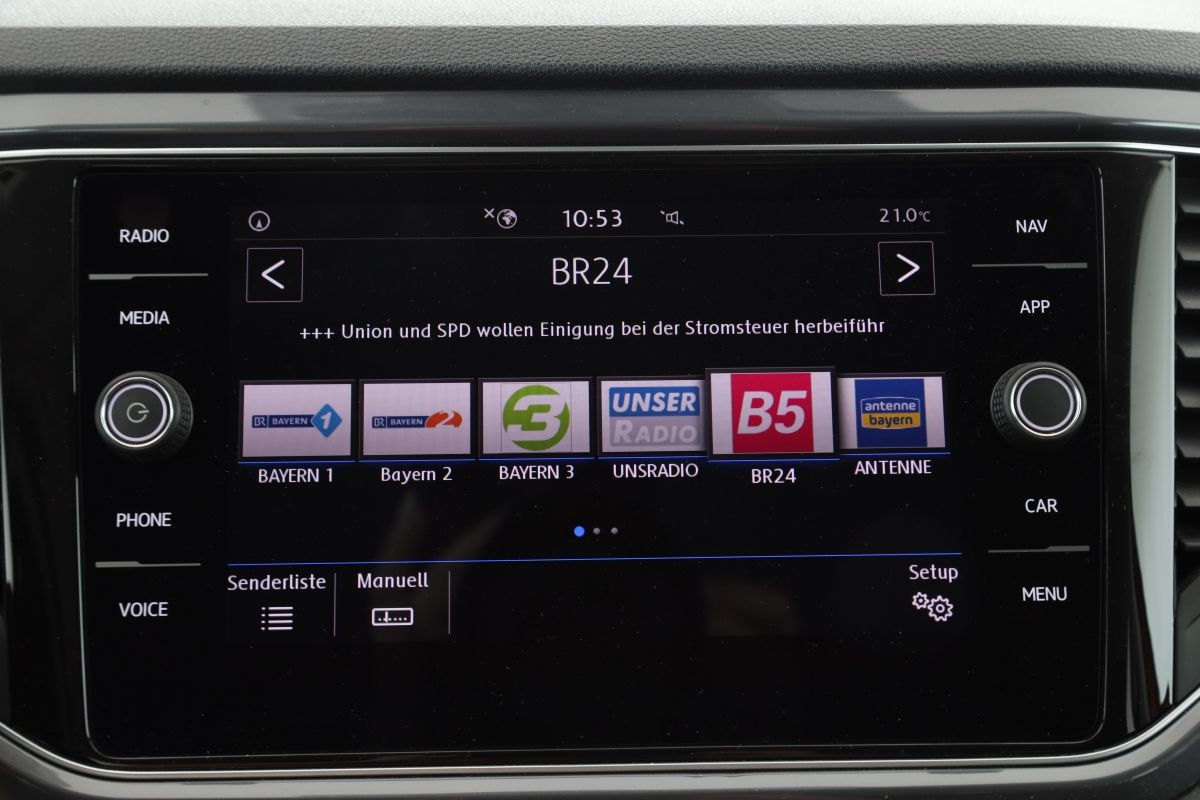 Volkswagen T-Roc 1.5 TSI IQ.DRIVE - Samsaru's Car Outlet
