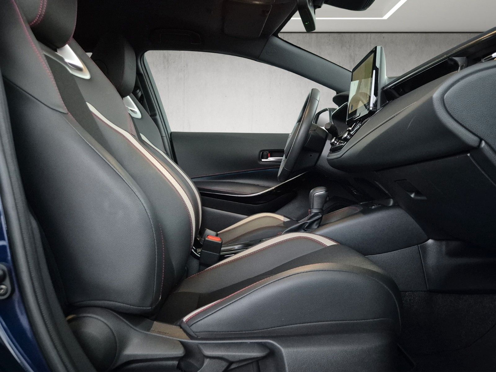 Toyota Corolla TS Hybrid GR Sport Navi Kamera SHZ ACC