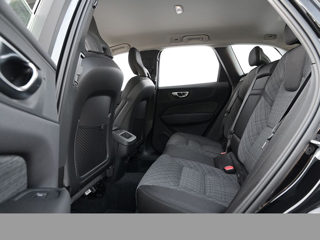 Volvo XC 60 B4 2 WD Core - Samsaru's Car Outlet