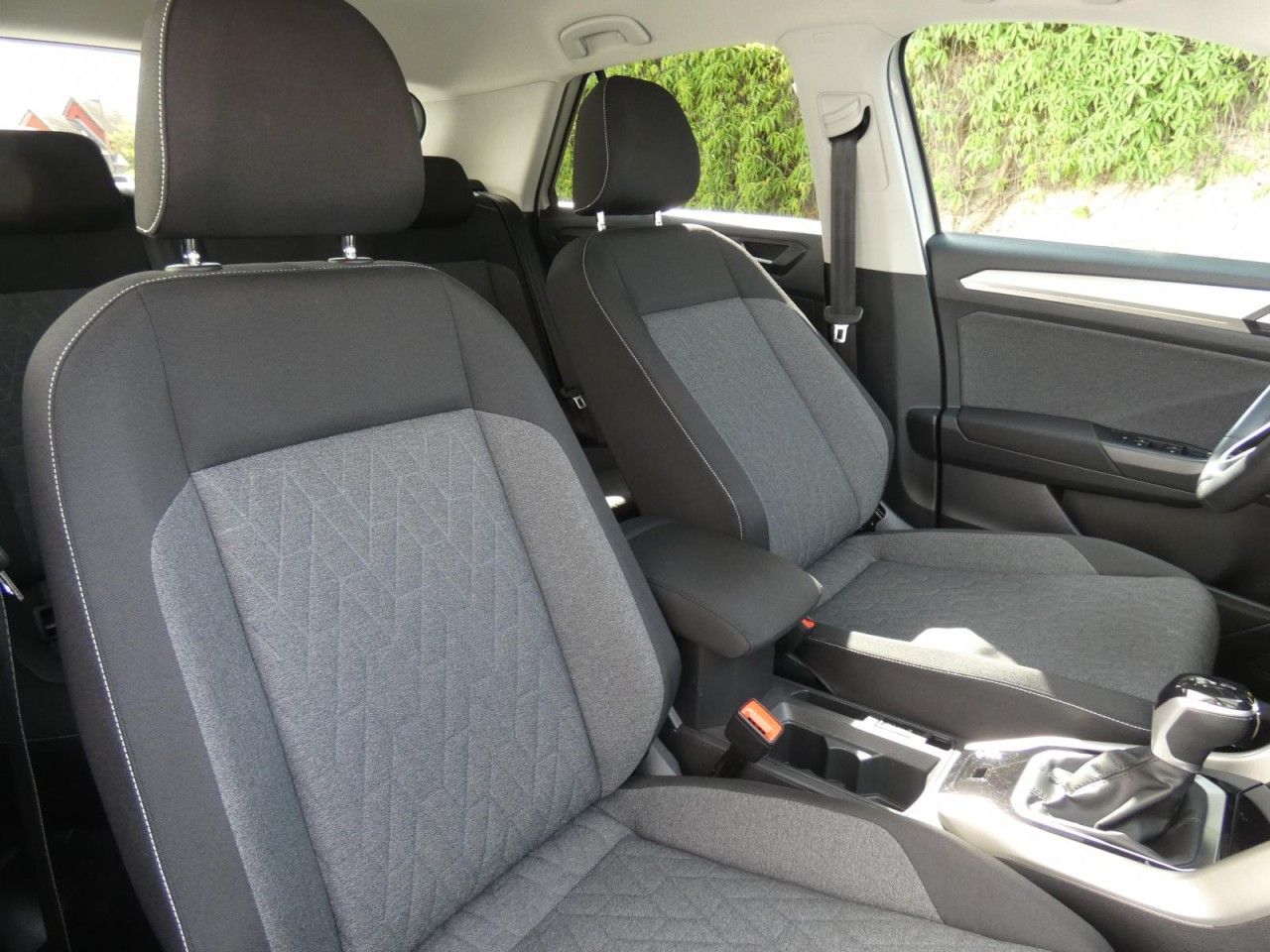 Volkswagen T-Roc 2.0 TDI DSG Move - Samsaru's Car Outlet
