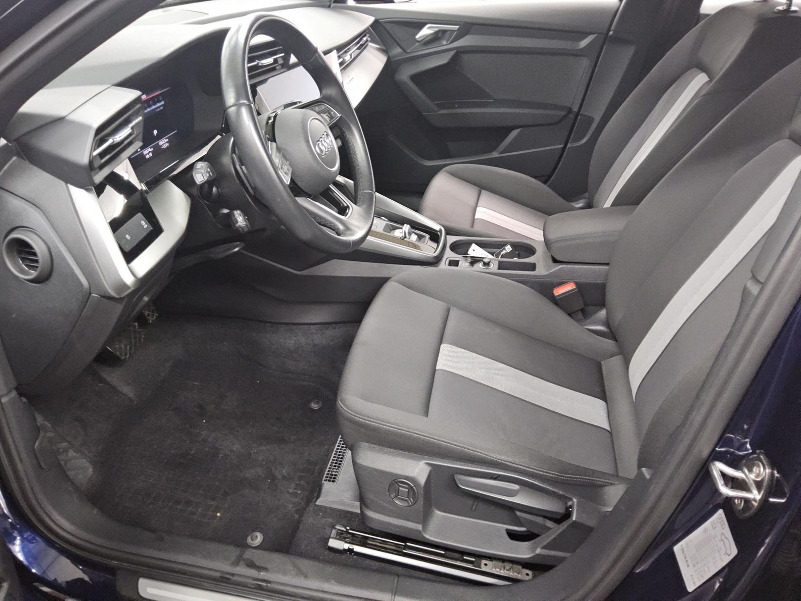 Audi A3 Lim. 30 TFSI advanced Navi LED vc Sound RFK