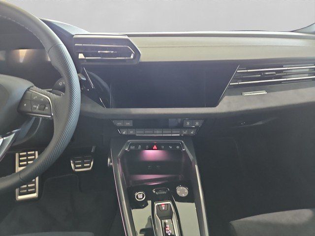 Audi A3 Limousine 35 TFSI S tronic S line *MATRIX*