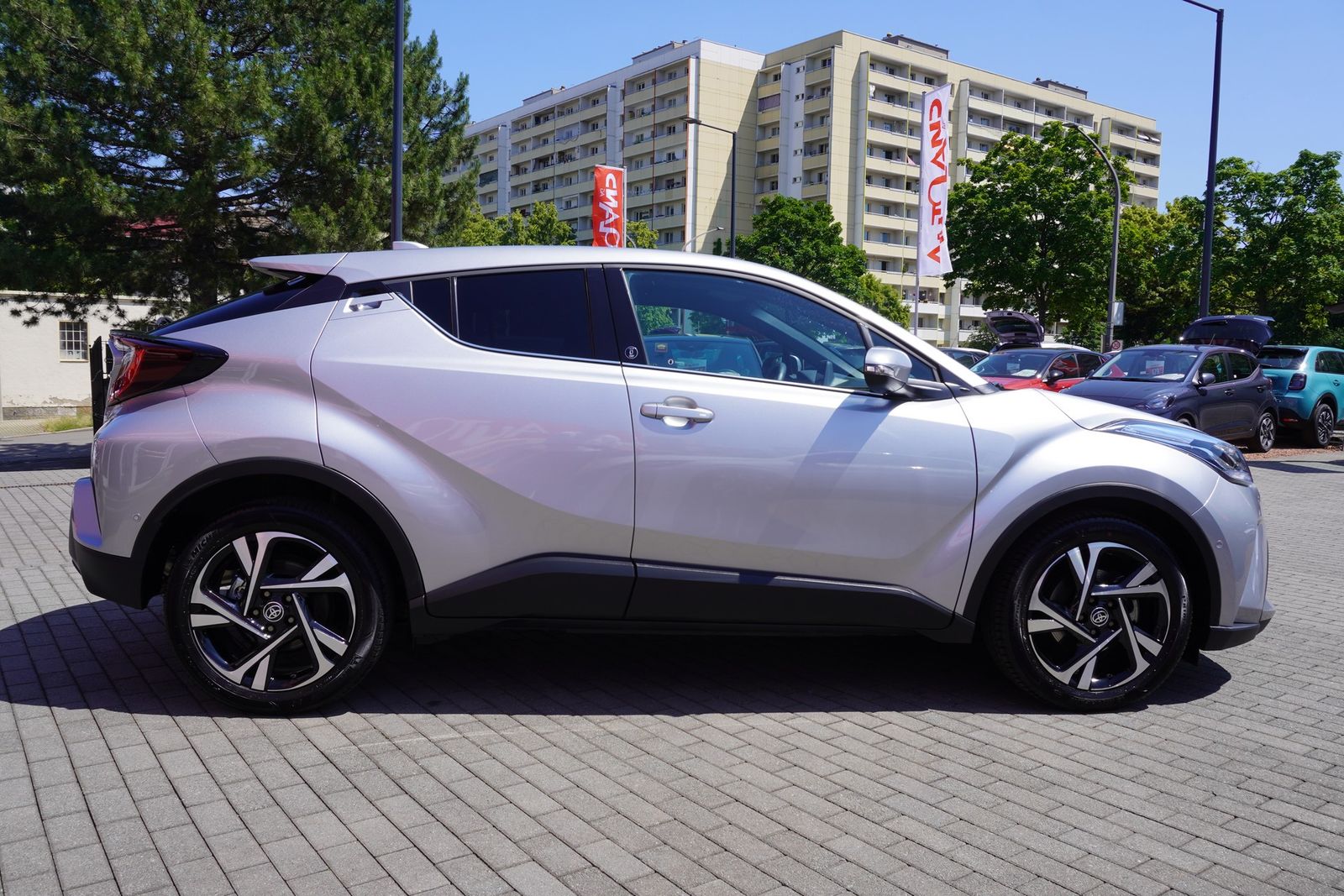 Toyota C-HR 1.8 Hybrid - Samsaru's Car Outlet