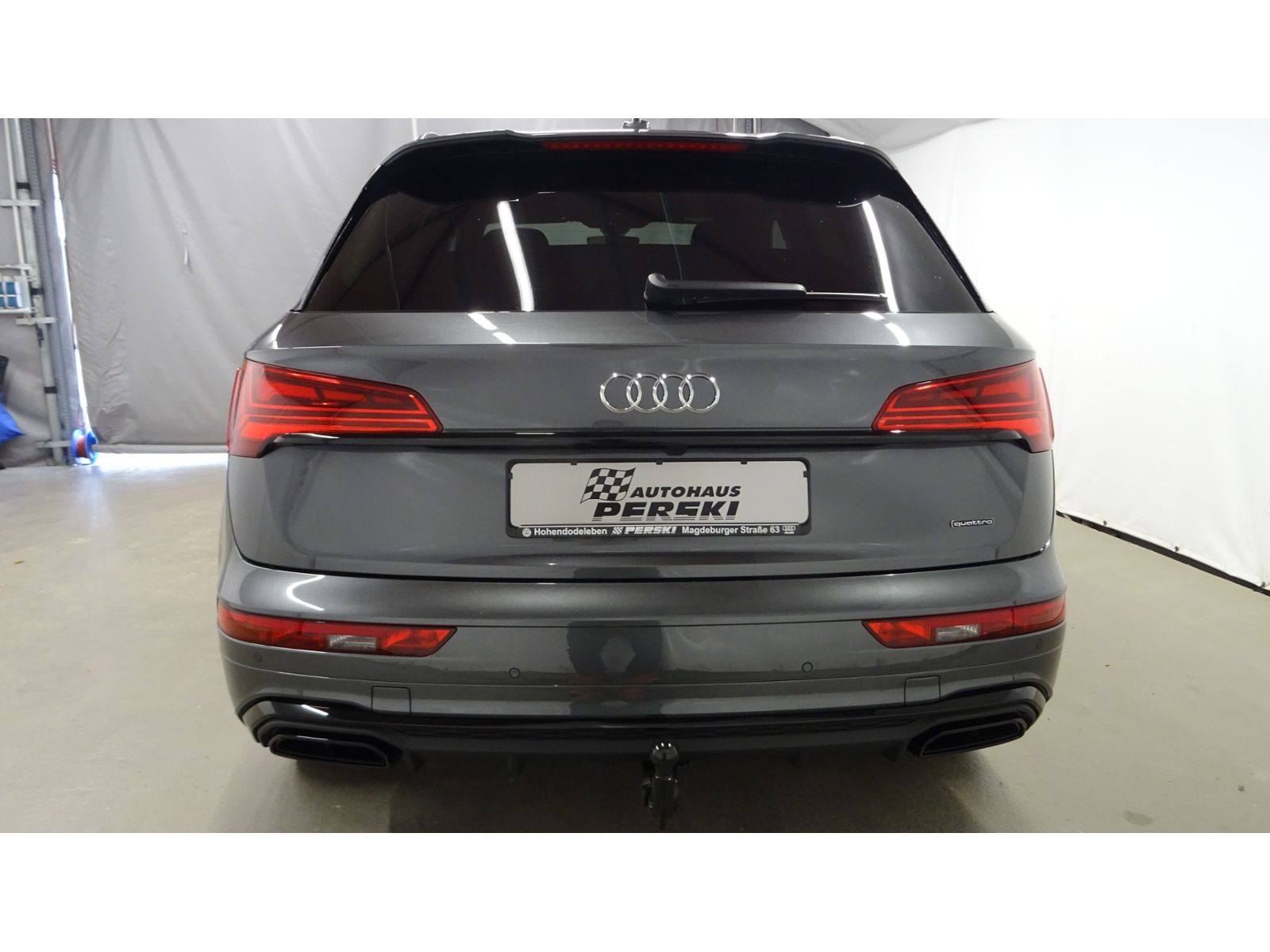 Audi Q5  40 2.0 TDI quattro S line  AHK, KLIMA, NAVI,