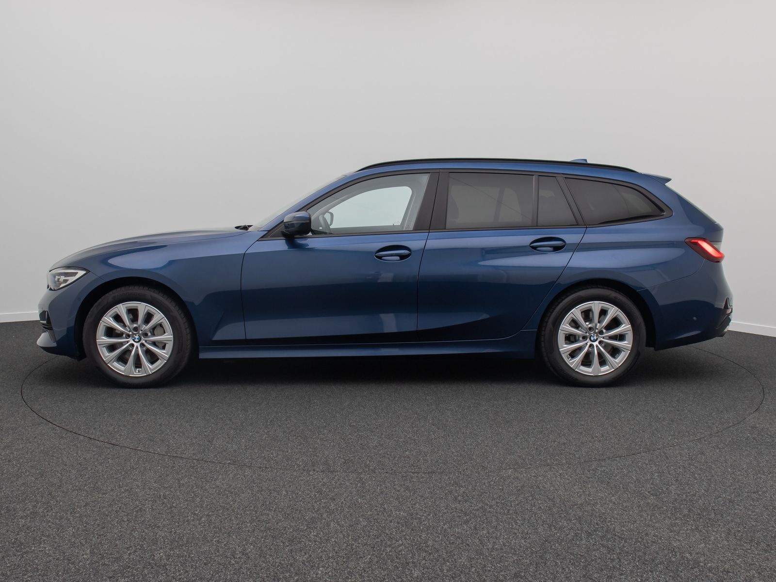 BMW 330i xD - Samsaru's Car Outlet