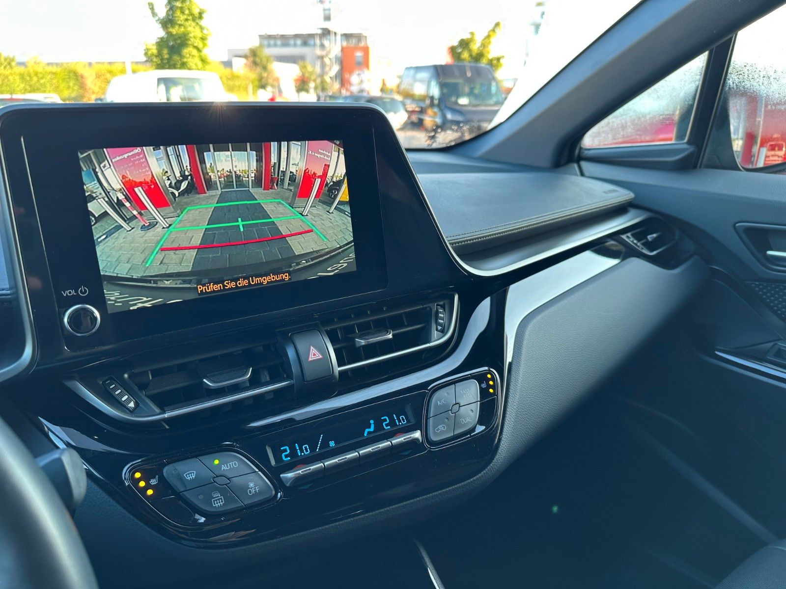 Toyota C-HR 2.0 Hybrid - Samsaru's Car Outlet