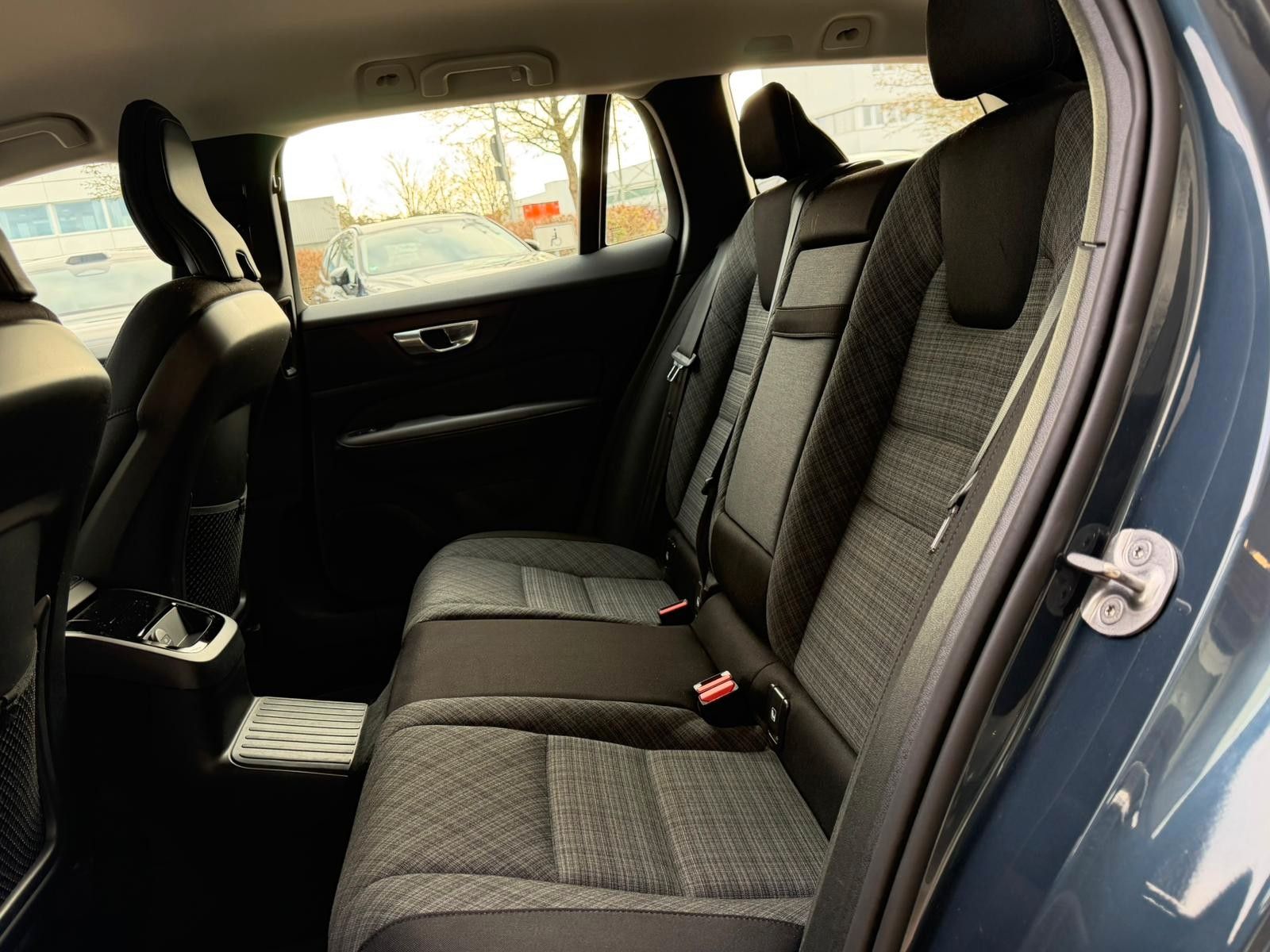 Volvo V60 T6 AWD Recharge Core Auto