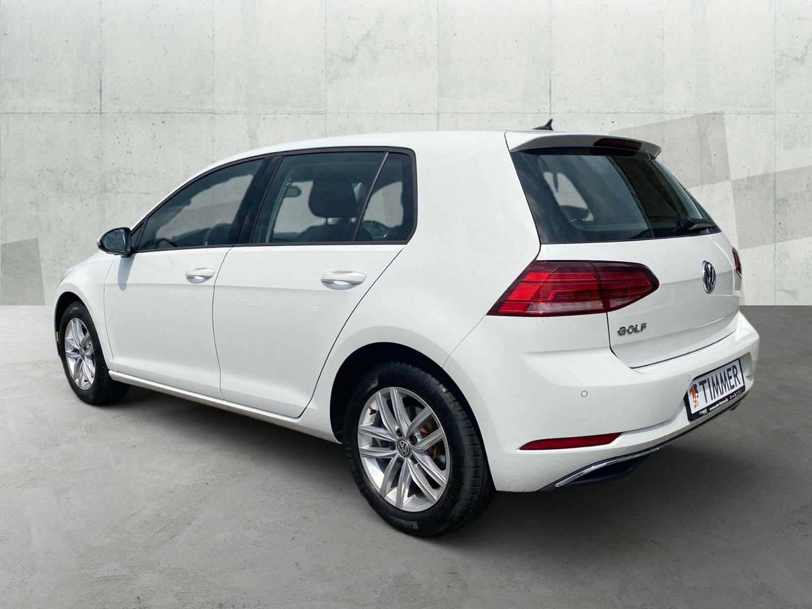 Volkswagen Golf VII 1.5 TSI DSG COMFORT - Samsaru's Car Outlet