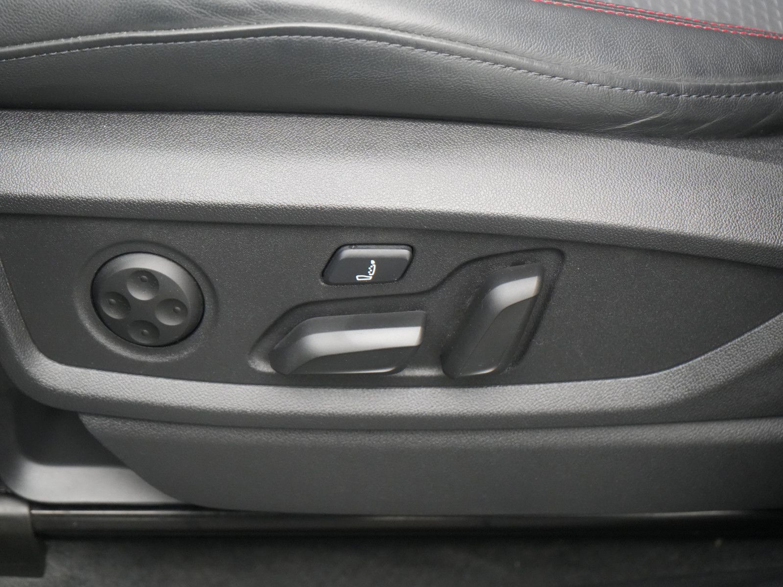 Audi Q5 40 quattro S line AHK ACC PANO NAVI LED SHZ