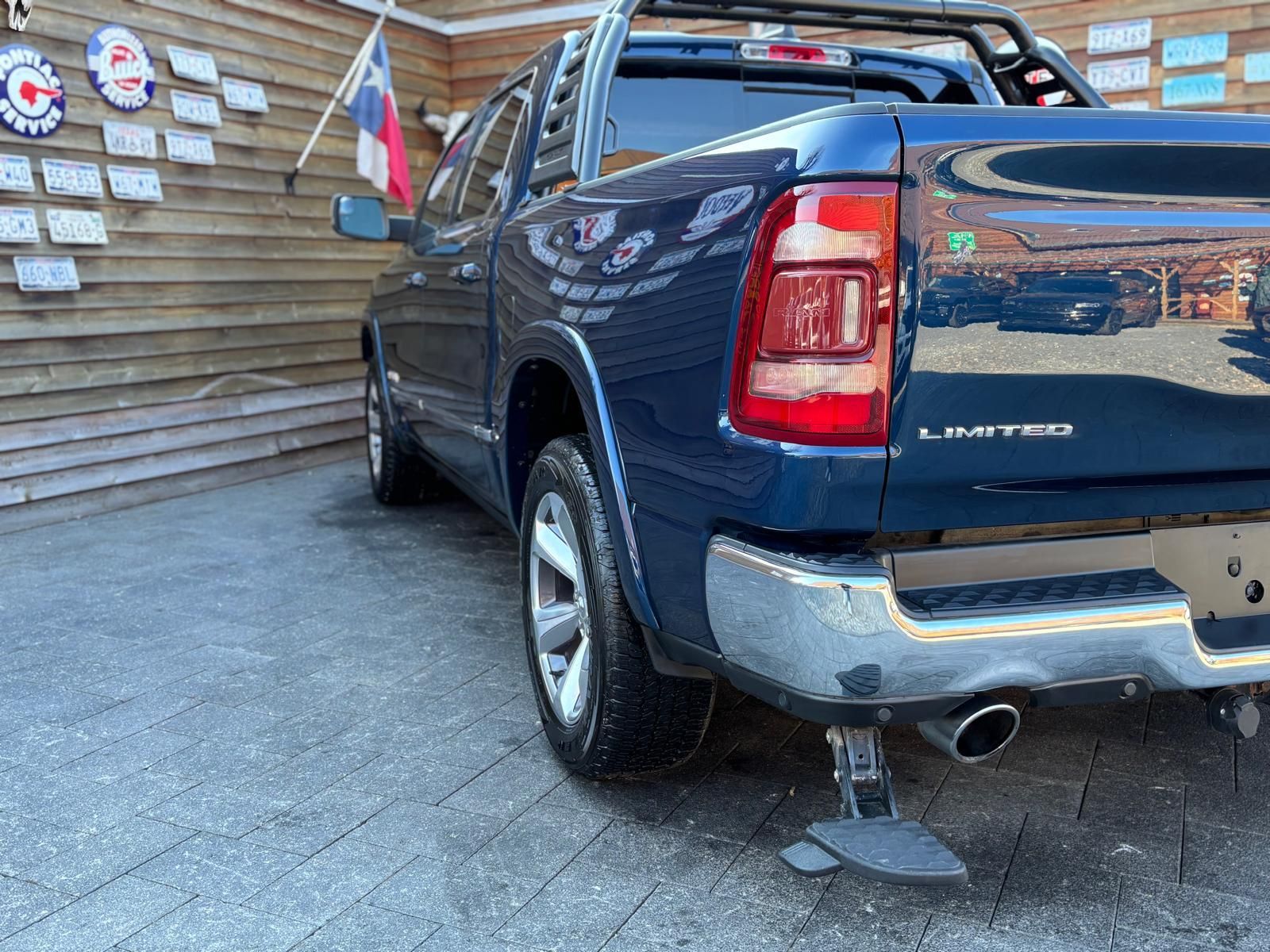 Dodge RAM 1500 5,7 Limited 360° 12´´ Navi H&K AHK